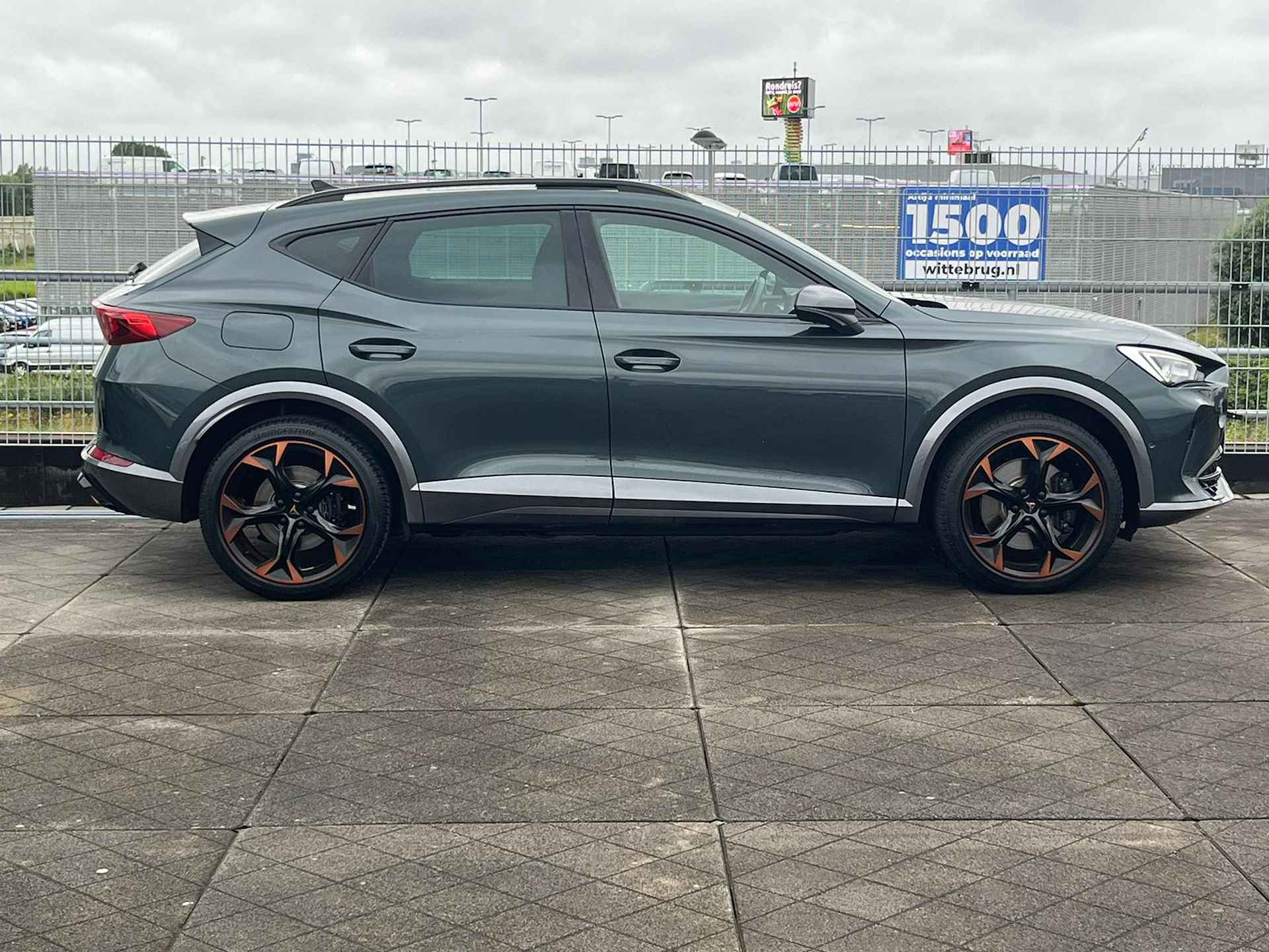 CUPRA Formentor 1.4 e-Hybrid VZ 245PK Performance / 19" LMV / Panoramadak / Digitale Cockpit / Stuur en Stoelverwarming / Achteruitrijcamera / Kuipstoelen - 9/35