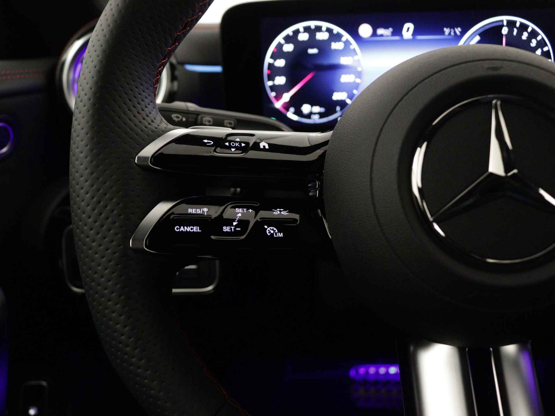 Mercedes-Benz CLA-Klasse Shooting Brake 250 e Star Edition AMG Line | Trekhaak | Nightpakket | Sfeerverlichting | KEYLESS GO-comfortpakket | Dodehoekassistent | USB pakket plus | Parkeerpakket met achteruitrijcamera | - 19/36
