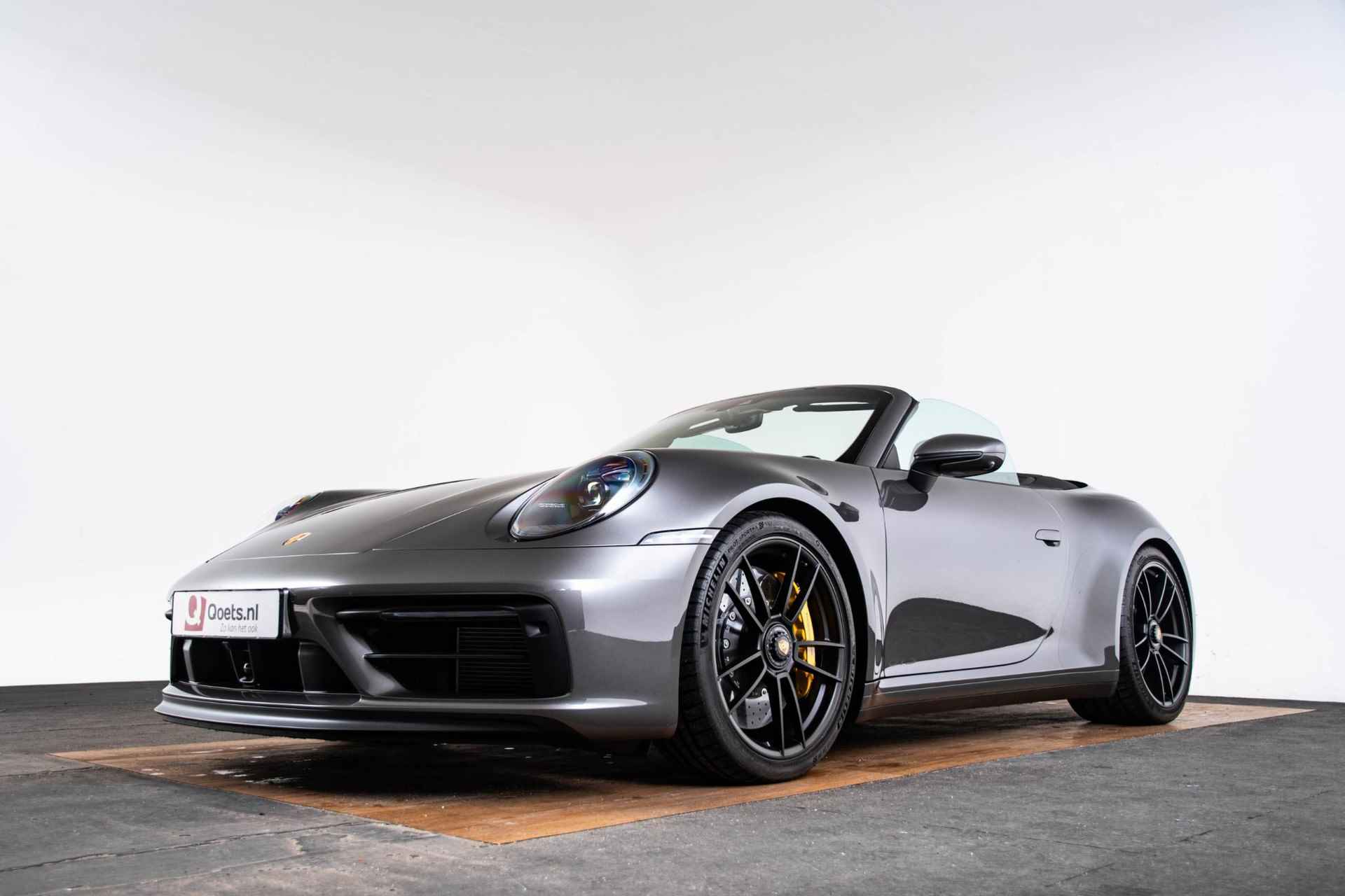 Porsche 911 Cabrio 3.0 Carrera GTS SportDesign/Sport Chrono pakket - Achterasbesturing - Adaptieve cruise control - Adaptieve sportstoelen Plus - GT-sportstuurwiel - Stuurbekrachtiging Plus - Liftsysteem - 35/95