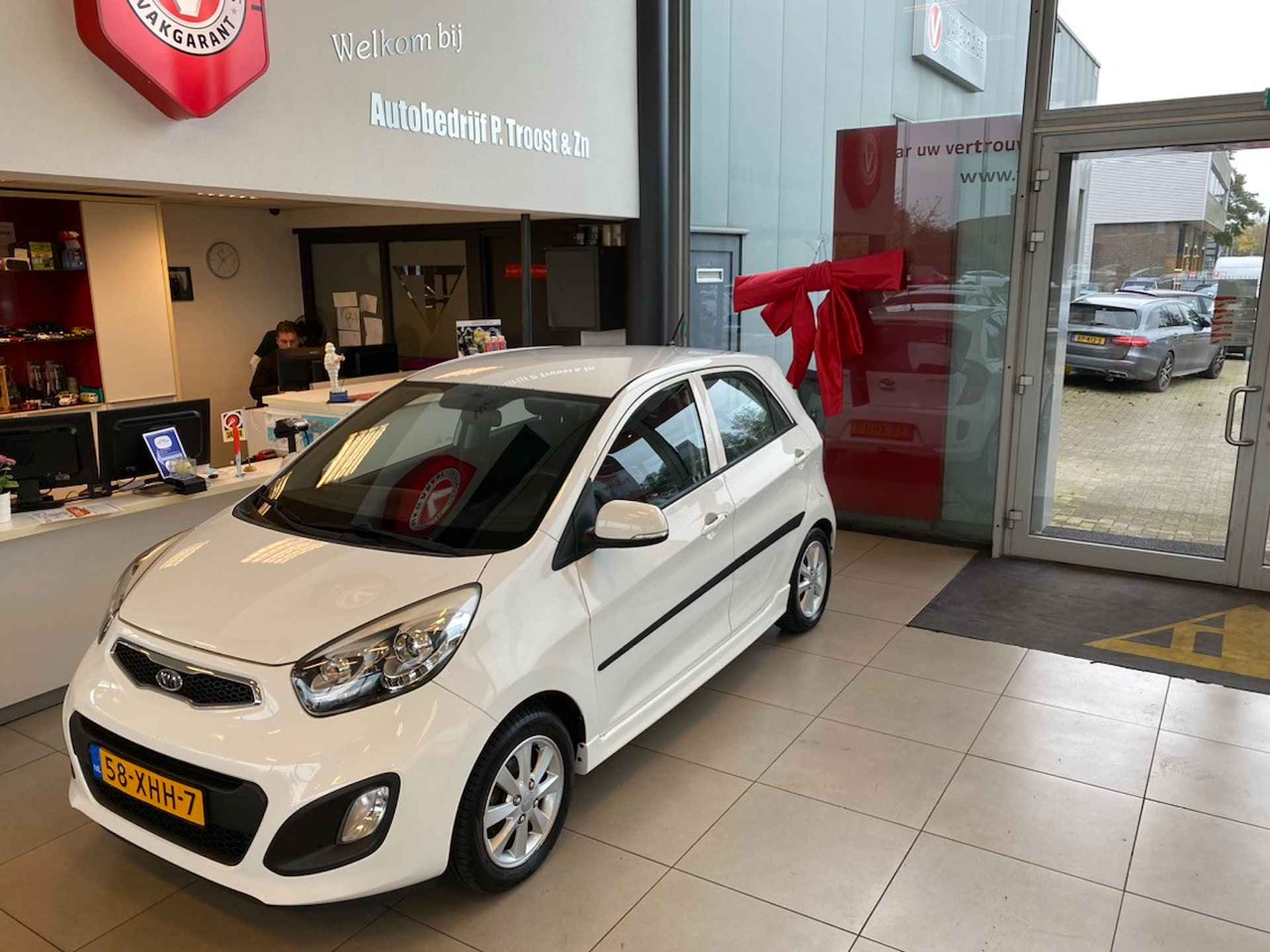 Kia Picanto 1.2 !!!!CVVT ISG Plus Pack,5Deurs,5Zits,Airco,Trekhaak,Elektrischpakket,Side-Skirts,Aux Usb Ipod Aansluiting,14 Inch lmv - 2/23