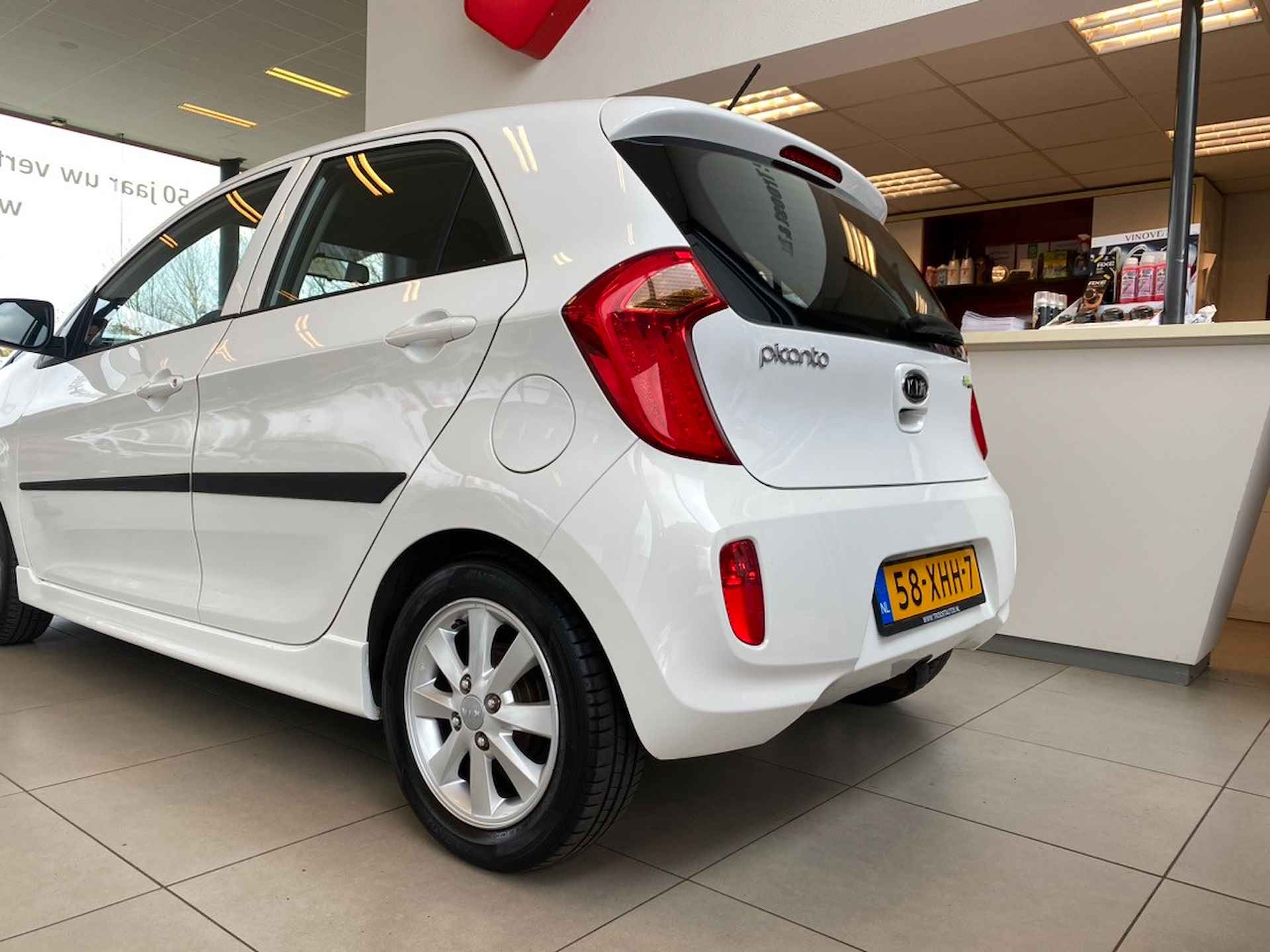 Kia Picanto 1.2 !!!!CVVT ISG Plus Pack,5Deurs,5Zits,Airco,Trekhaak,Elektrischpakket,Side-Skirts,Aux Usb Ipod Aansluiting,14 Inch lmv - 6/23