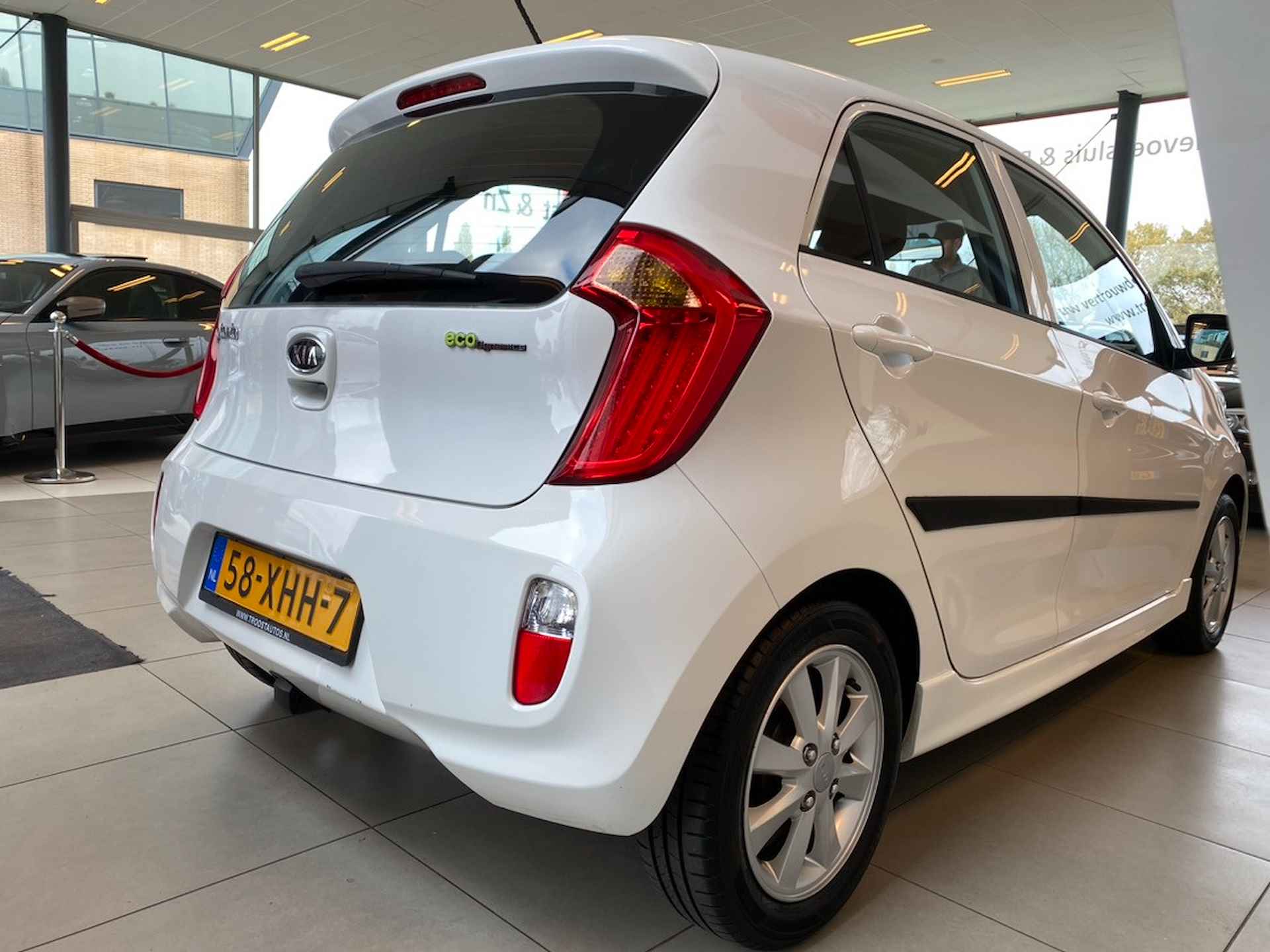 Kia Picanto 1.2 !!!!CVVT ISG Plus Pack,5Deurs,5Zits,Airco,Trekhaak,Elektrischpakket,Side-Skirts,Aux Usb Ipod Aansluiting,14 Inch lmv - 8/23