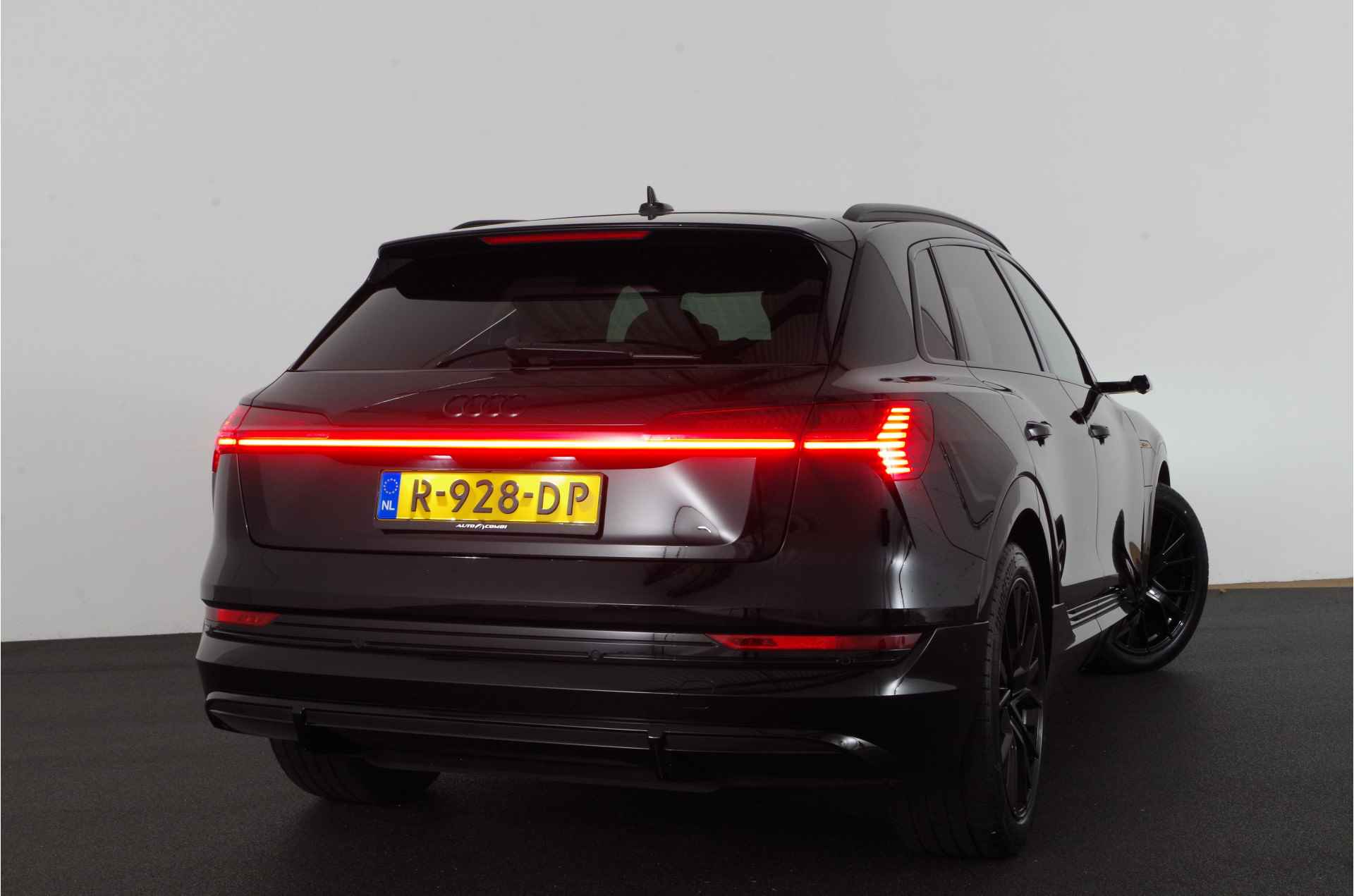 Audi e-tron 55 quattro 95 kWh S line Black Edition > B&O/360°/22 kW/Matrix/Head-up/Memory - 8/40