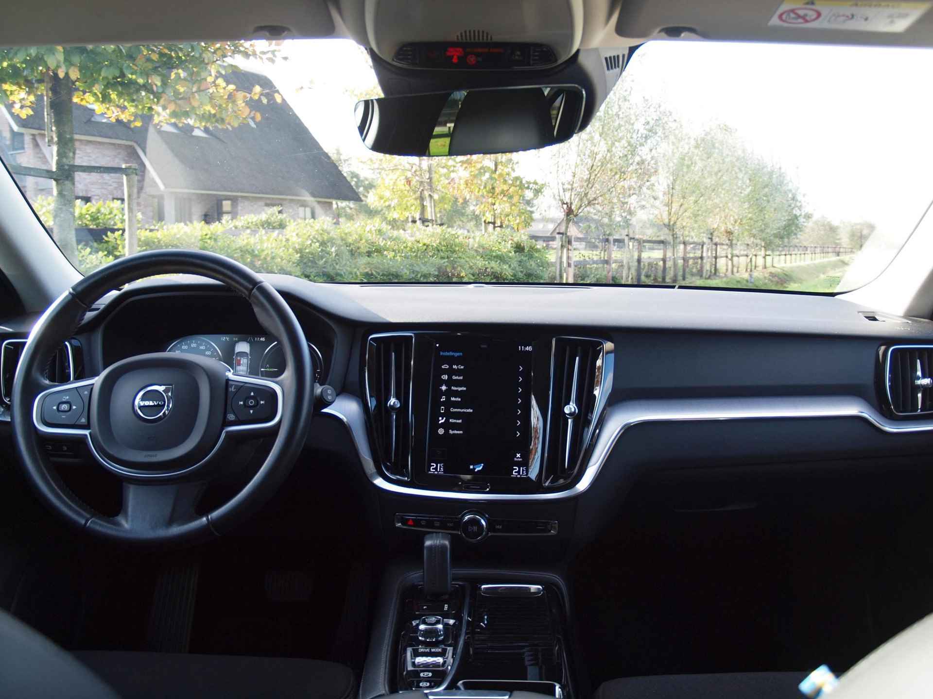 Volvo V60 2.0 T6 Recharge AWD Business Pro | Plug-in Hybride | Trekhaak | Apple Carplay NL-Auto | - 15/40