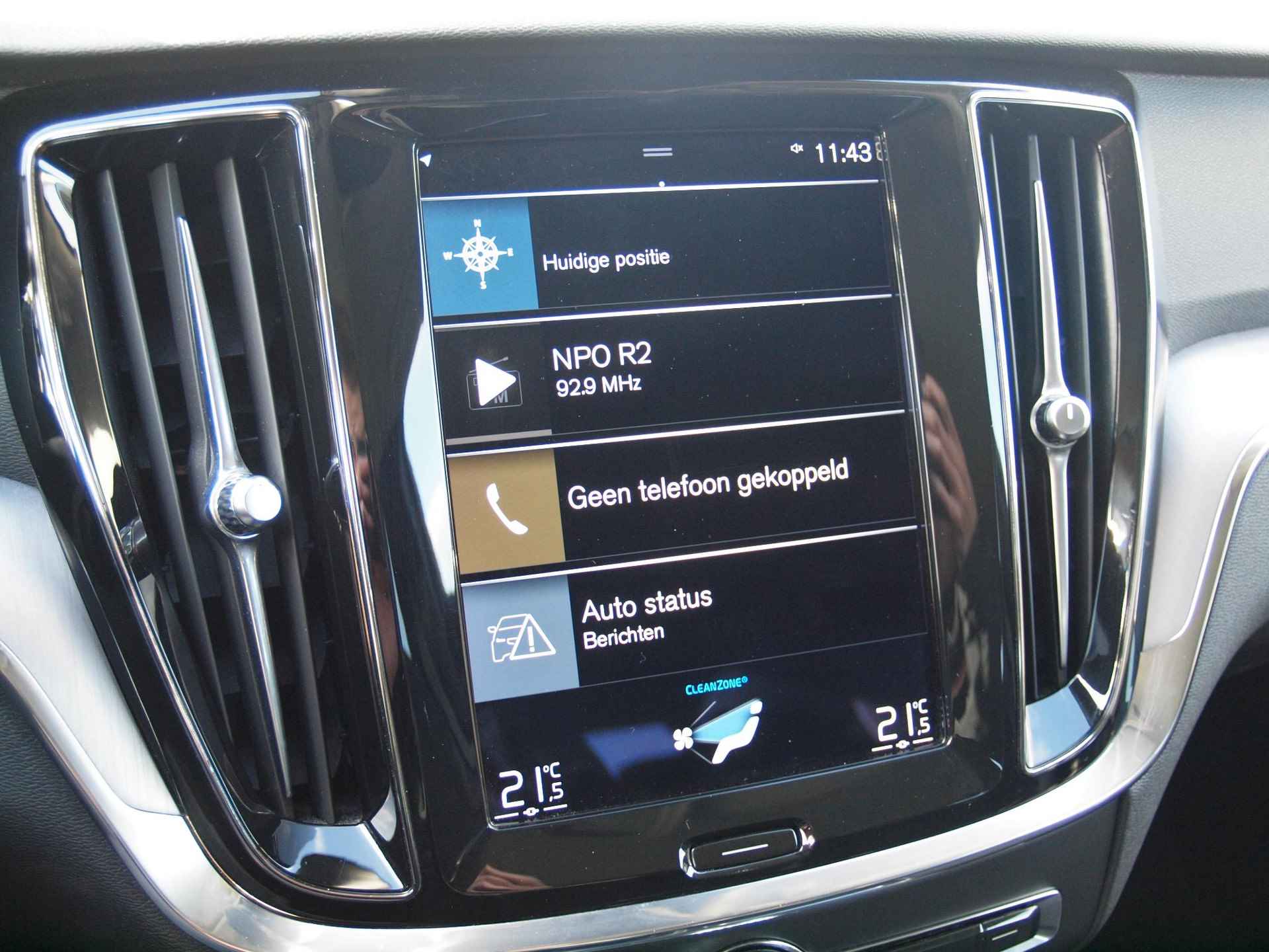 Volvo V60 2.0 T6 Recharge AWD Business Pro | Plug-in Hybride | Trekhaak | Apple Carplay NL-Auto | - 19/40