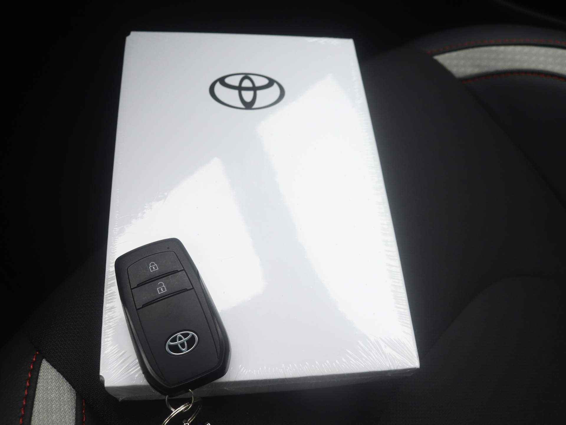 Toyota Corolla 1.8 Hybrid GR Sport *DEMO* | 18' Velgen | LED Verlichting | - 15/41