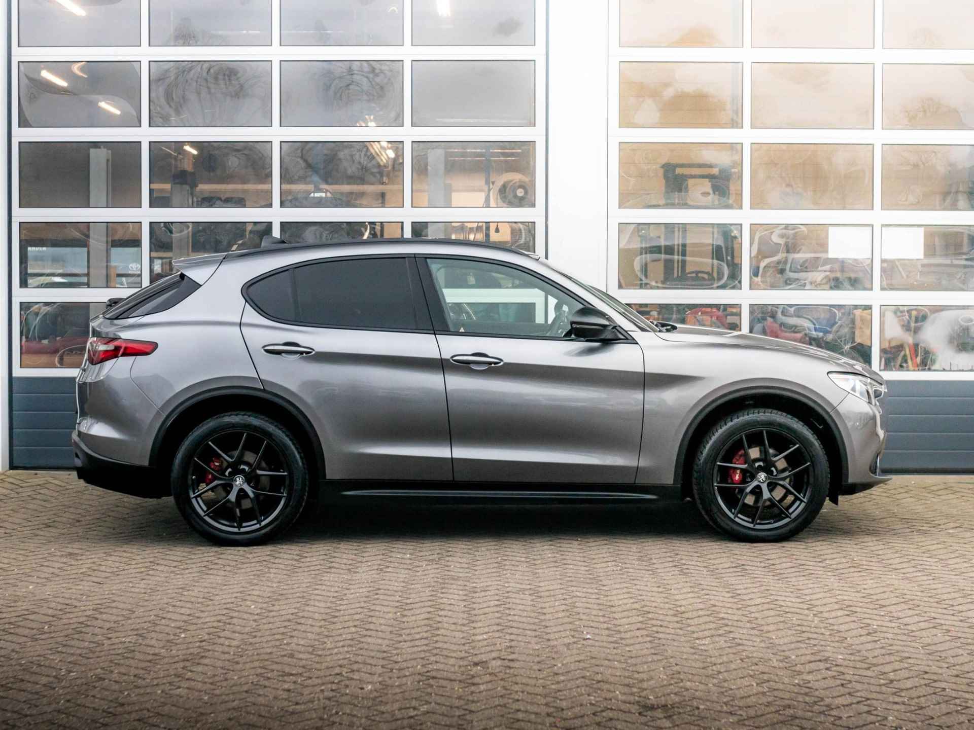 Alfa Romeo Stelvio 2.0 T AWD B-Tech | Schuif/Kanteldak | Convenience Pack | Handsfree A-Klep | Driver Assist. Pack | Dashboard Leder - 4/30