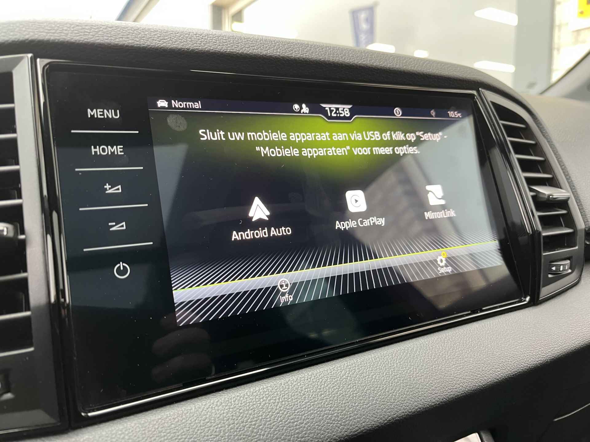 Škoda Karoq 1.5 TSI ACT Sportline Business / GARANTIE 12-2027/ AUTOMAAT/ PANO/ DIGITAL DASH/ MATRIX/ NAVI/ ACC/ CLIMA/ STOEL-STUURVERWARMING/ SMARTLINK/ DAB/ CAMERA - 24/36