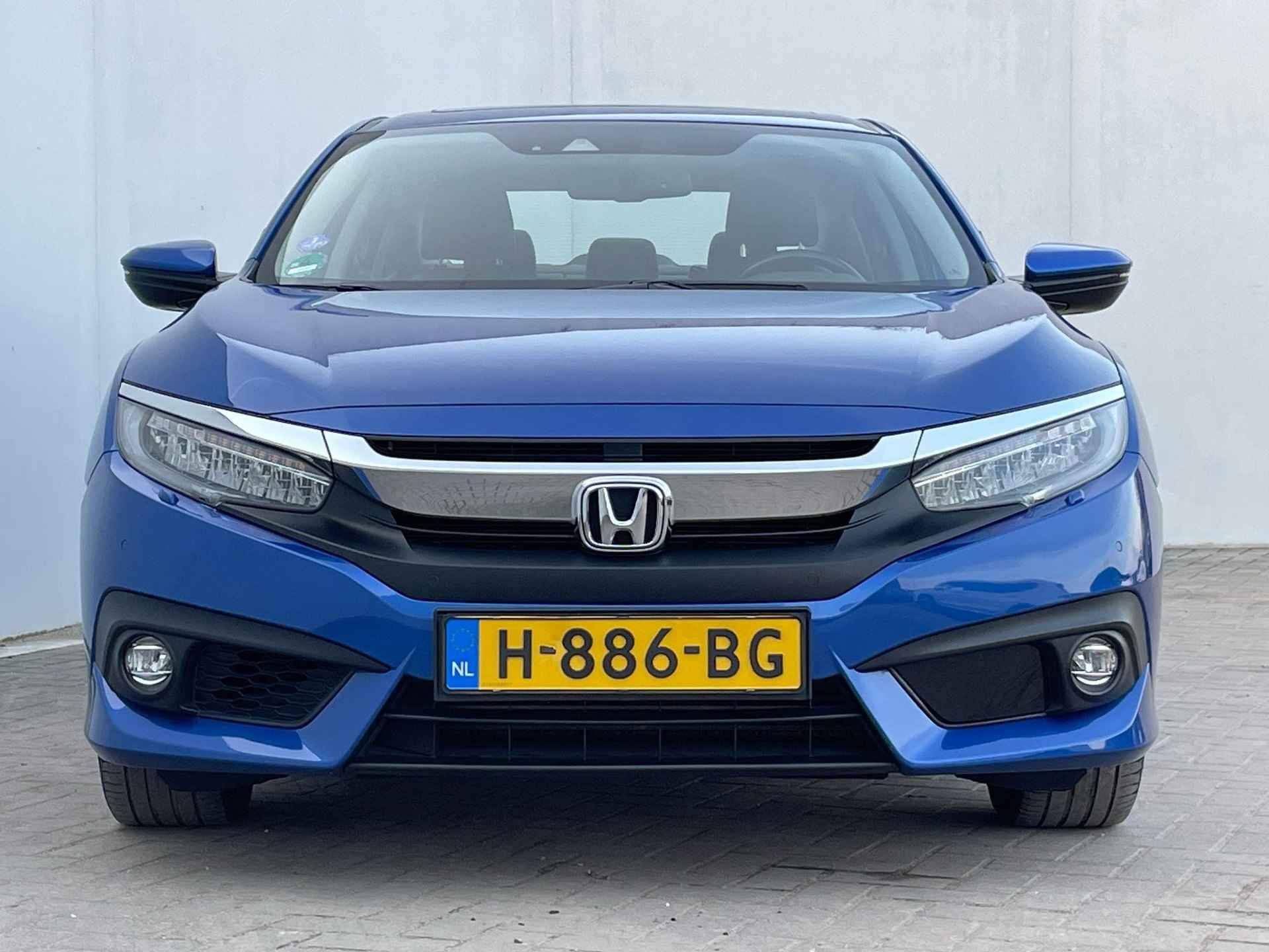 Honda Civic 1.5 i-VTEC 182PK Executive / Stoelverwarming / Schuif/kanteldak / Lederen bekleding / Navigatie / Adaptieve cruise control - 13/41