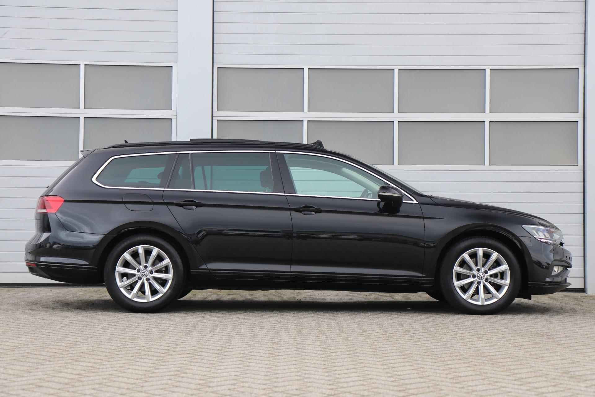 Volkswagen Passat Variant 1.6 TDI 120pk Comfort Business | Navigatie | Stoelverwarming |  Panoramadak | App Connect - 3/45