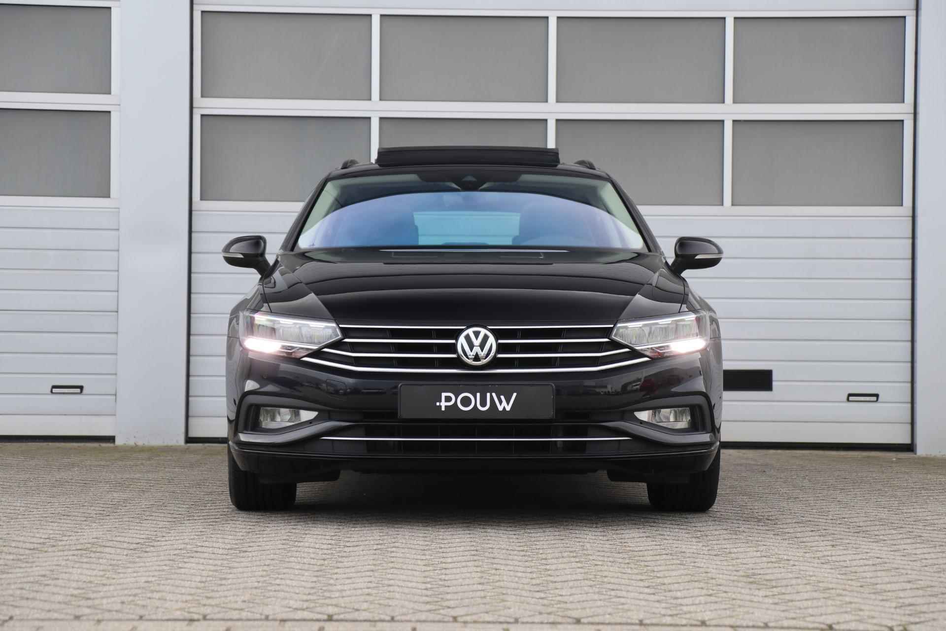 Volkswagen Passat Variant 1.6 TDI 120pk Comfort Business | Navigatie | Stoelverwarming |  Panoramadak | App Connect - 8/45