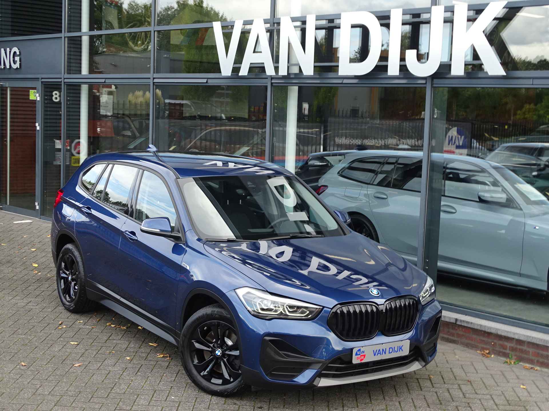 BMW X1 xDrive25e Executive Camera Led Dab Elek.Achterklep Nav. Opbergpakket 17"LM Velgen - 2/51