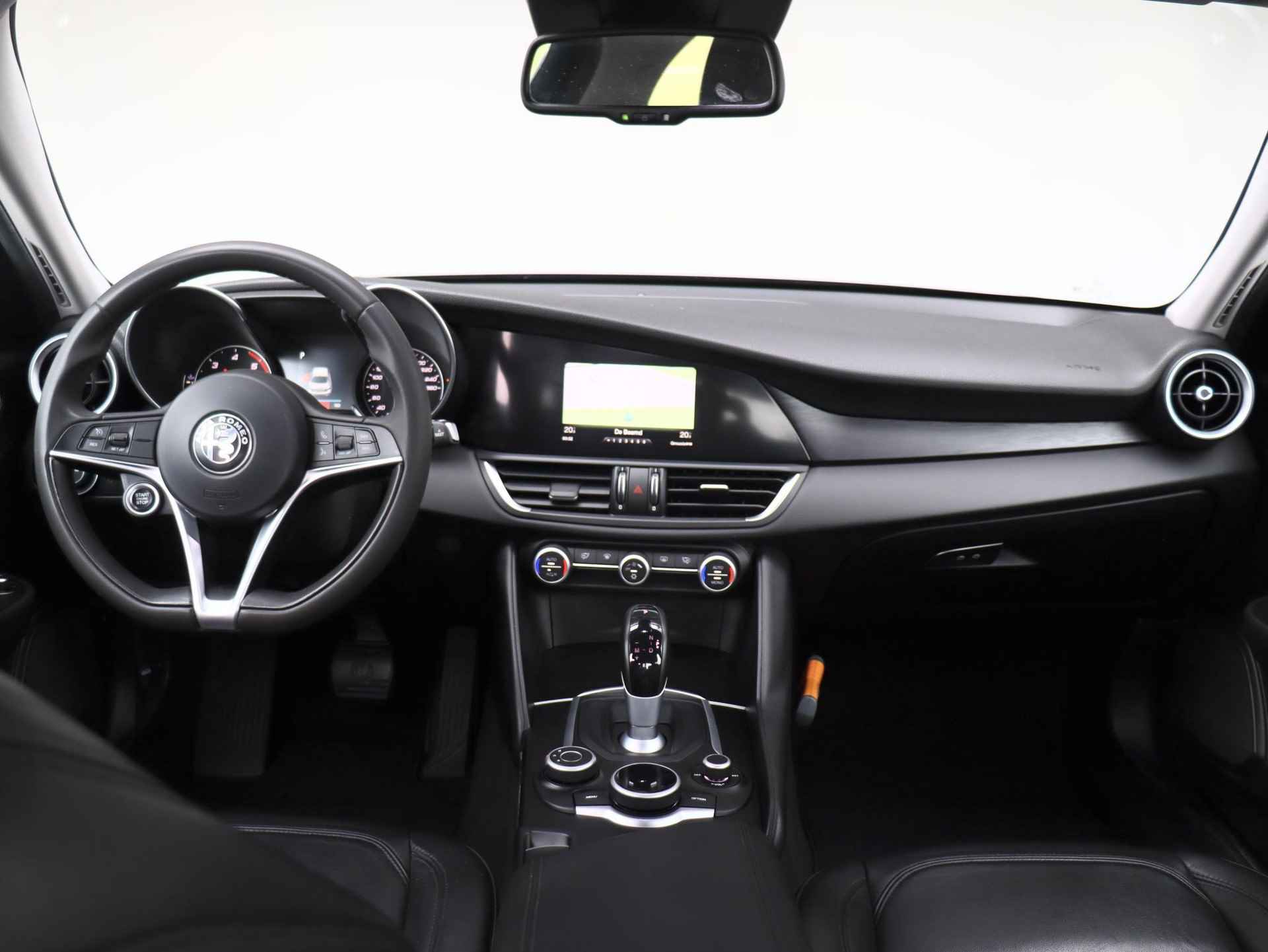 Alfa Romeo Giulia 2.2 Eco Business Super | Trekhaak Afneembaar | Navi | 17 INCH | Cruise Control | - 2/30