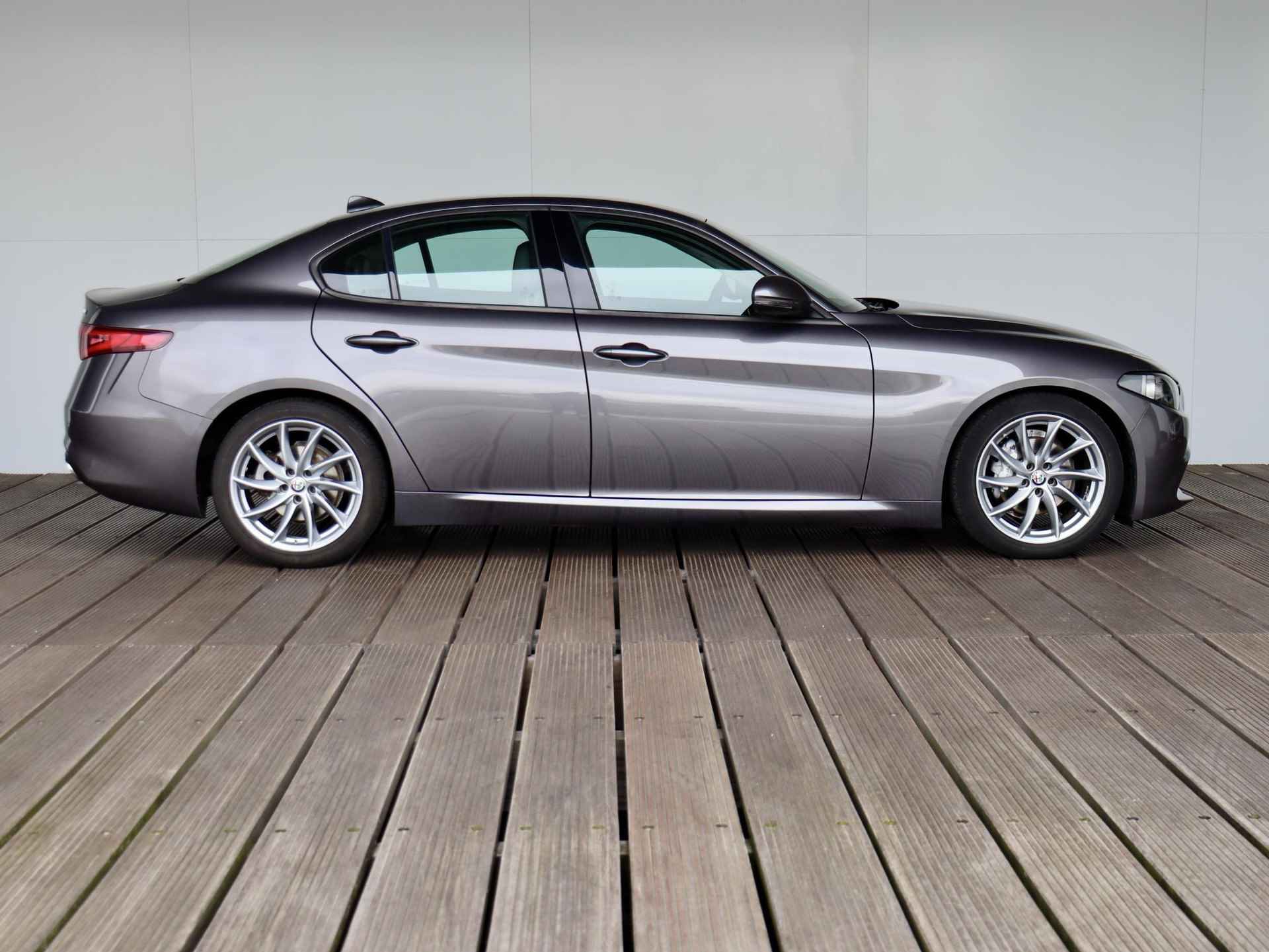 Alfa Romeo Giulia 2.2 Eco Business Super | Trekhaak Afneembaar | Navi | 17 INCH | Cruise Control | - 20/30