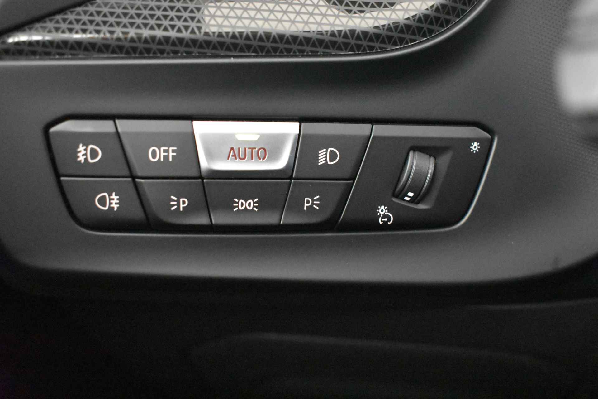 BMW 2 Serie Gran Coupé 218i High Executive M Sport Automaat / Panoramadak / LED / M Sportonderstel / Leder / Live Cockpit Professional / Stoelverwarming - 28/37