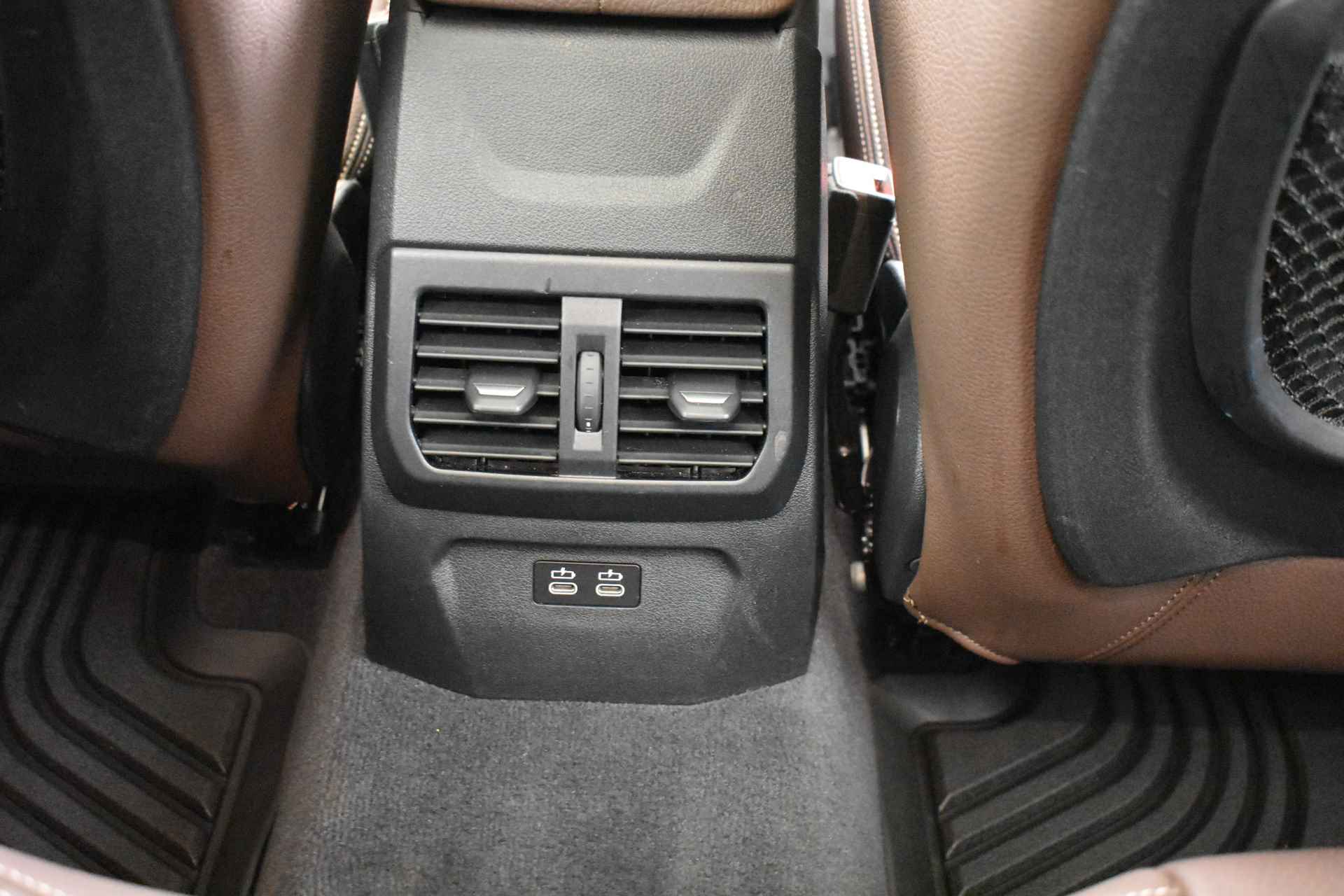 BMW 2 Serie Gran Coupé 218i High Executive M Sport Automaat / Panoramadak / LED / M Sportonderstel / Leder / Live Cockpit Professional / Stoelverwarming - 32/37