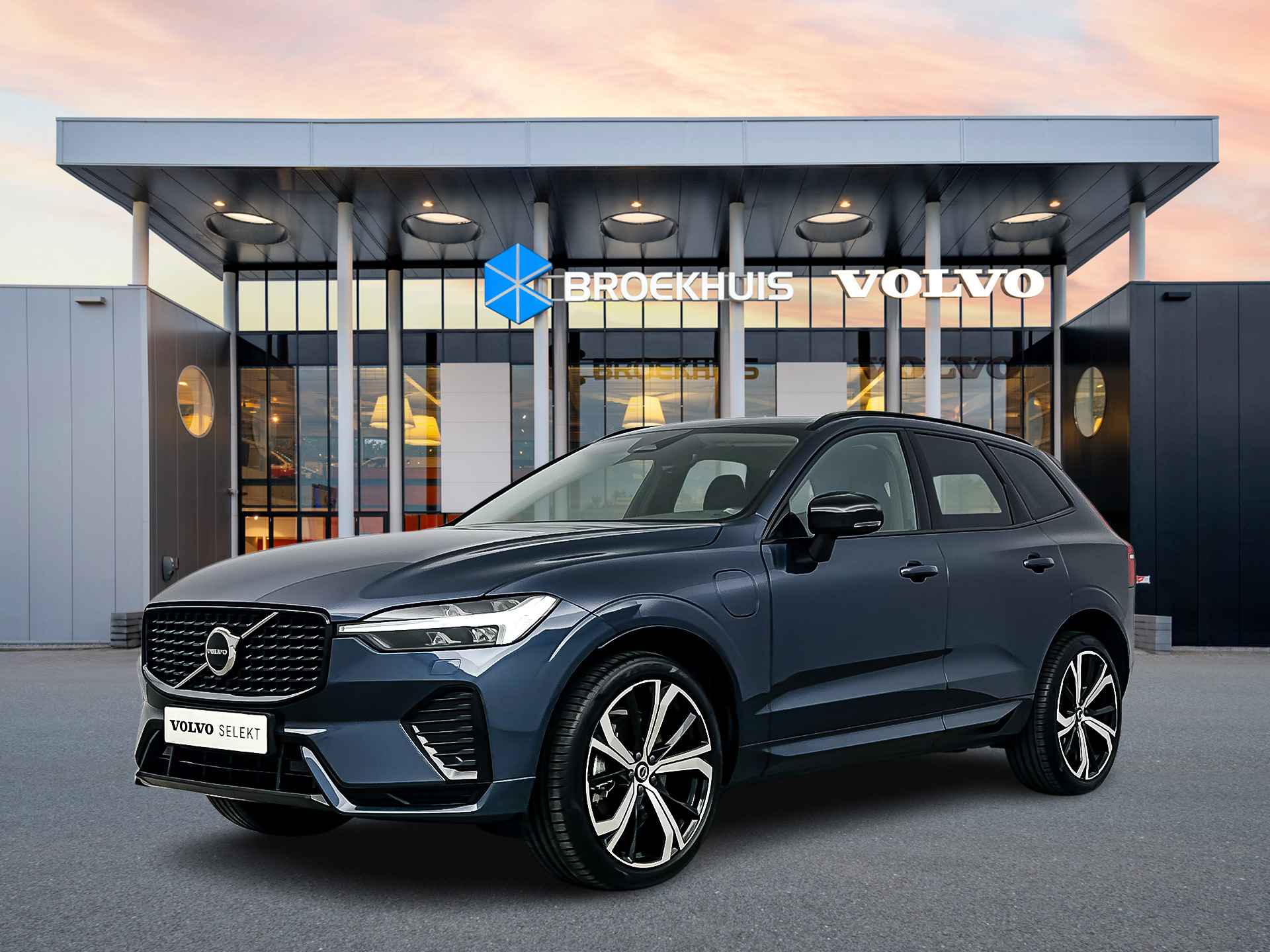 Volvo XC60 Recharge T6 AWD Plus Dark | 21'' | Trekhaak | Panoramadak | Pilot Assist | BLIS | Elektr. verst. stoelen | Stoel/stuurverwarming - 1/37