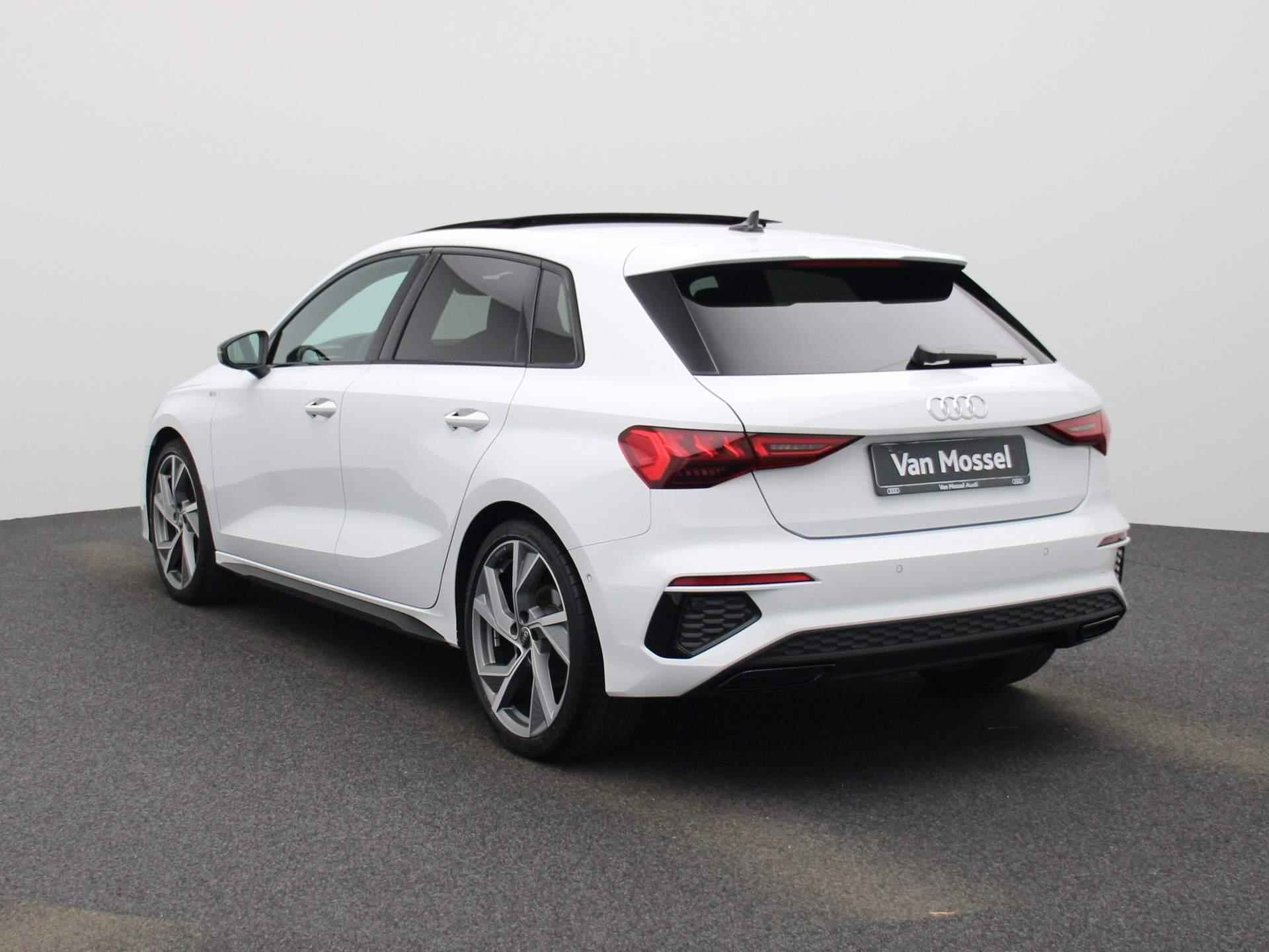 Audi A3 Sportback 35 TDI S edition 150 PK | S-line | Automaat | Navigatie | Keyless | Adaptive Cruise Control | Trekhaak | Climate Control | Stoelverwarming | Parkeersensoren | Virtual Cockpit | LED Matrix | Lichtmetalen velgen | Privacy glass | - 3/51