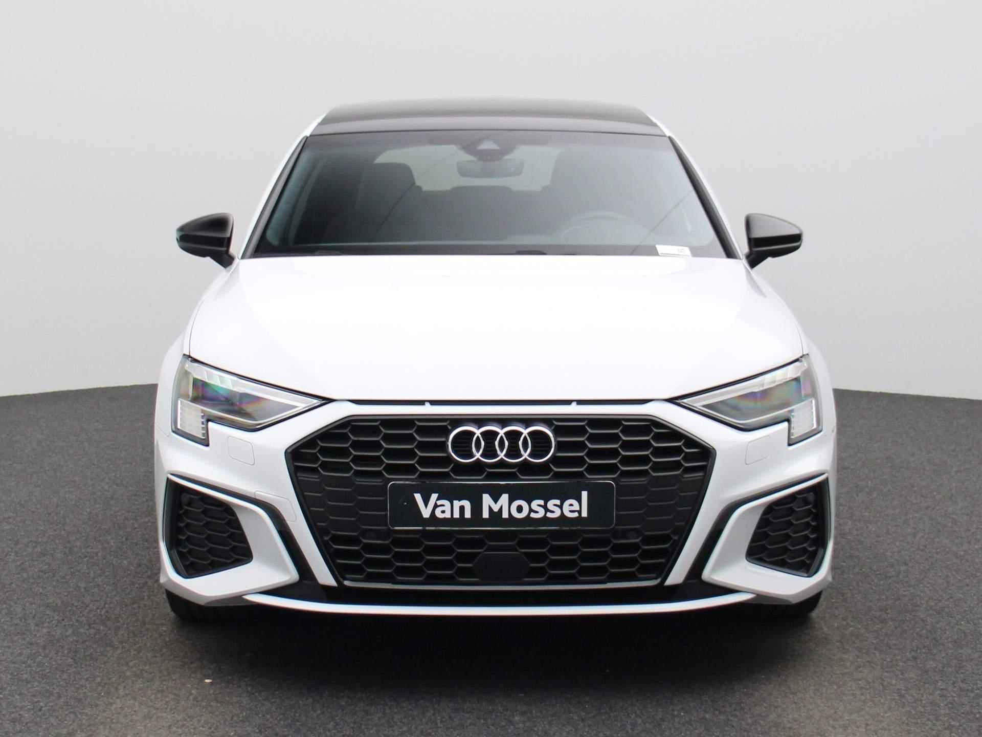 Audi A3 Sportback 35 TDI S edition 150 PK | S-line | Automaat | Navigatie | Keyless | Adaptive Cruise Control | Trekhaak | Climate Control | Stoelverwarming | Parkeersensoren | Virtual Cockpit | LED Matrix | Lichtmetalen velgen | Privacy glass | - 4/51