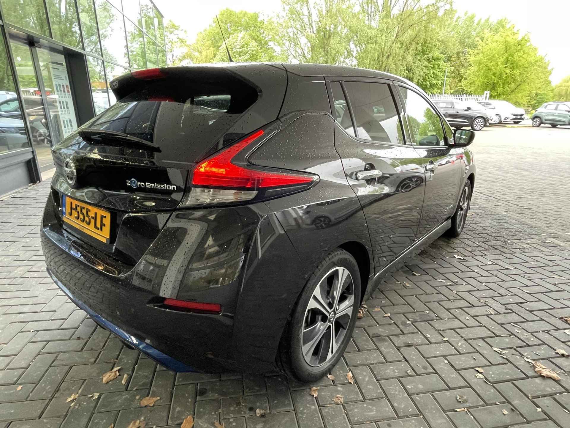 Nissan LEAF 40 kWh Tekna Stoelverw voor + achter / Full LED / Pro pilot / Clima / 360 Camera / snel laden / Bose - 8/28