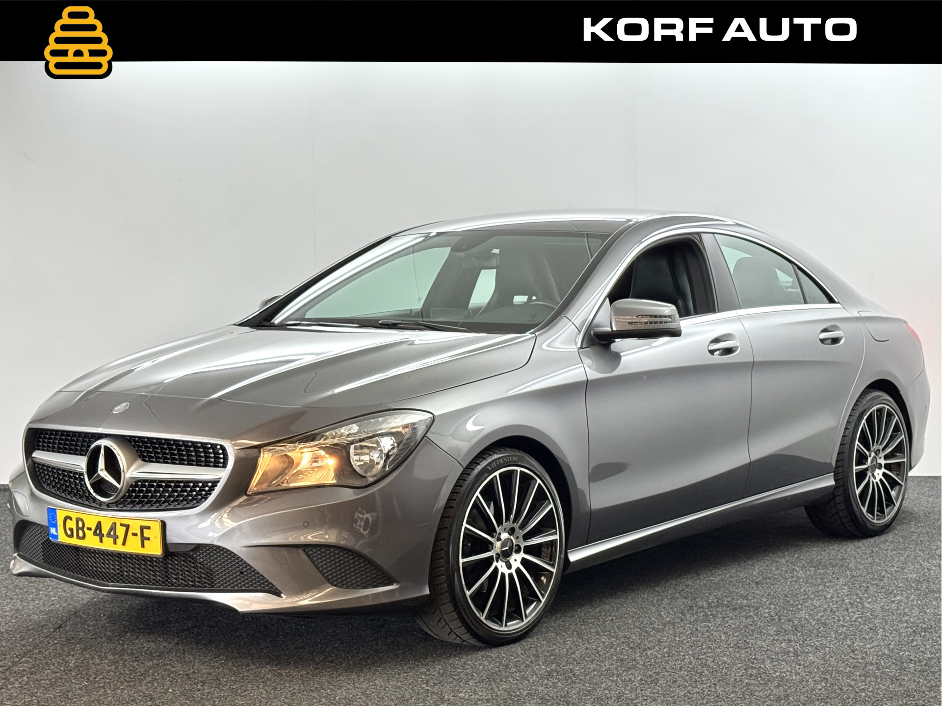 Mercedes-Benz CLA-Klasse 180 Ambition / Navi / PDC achter / Leder