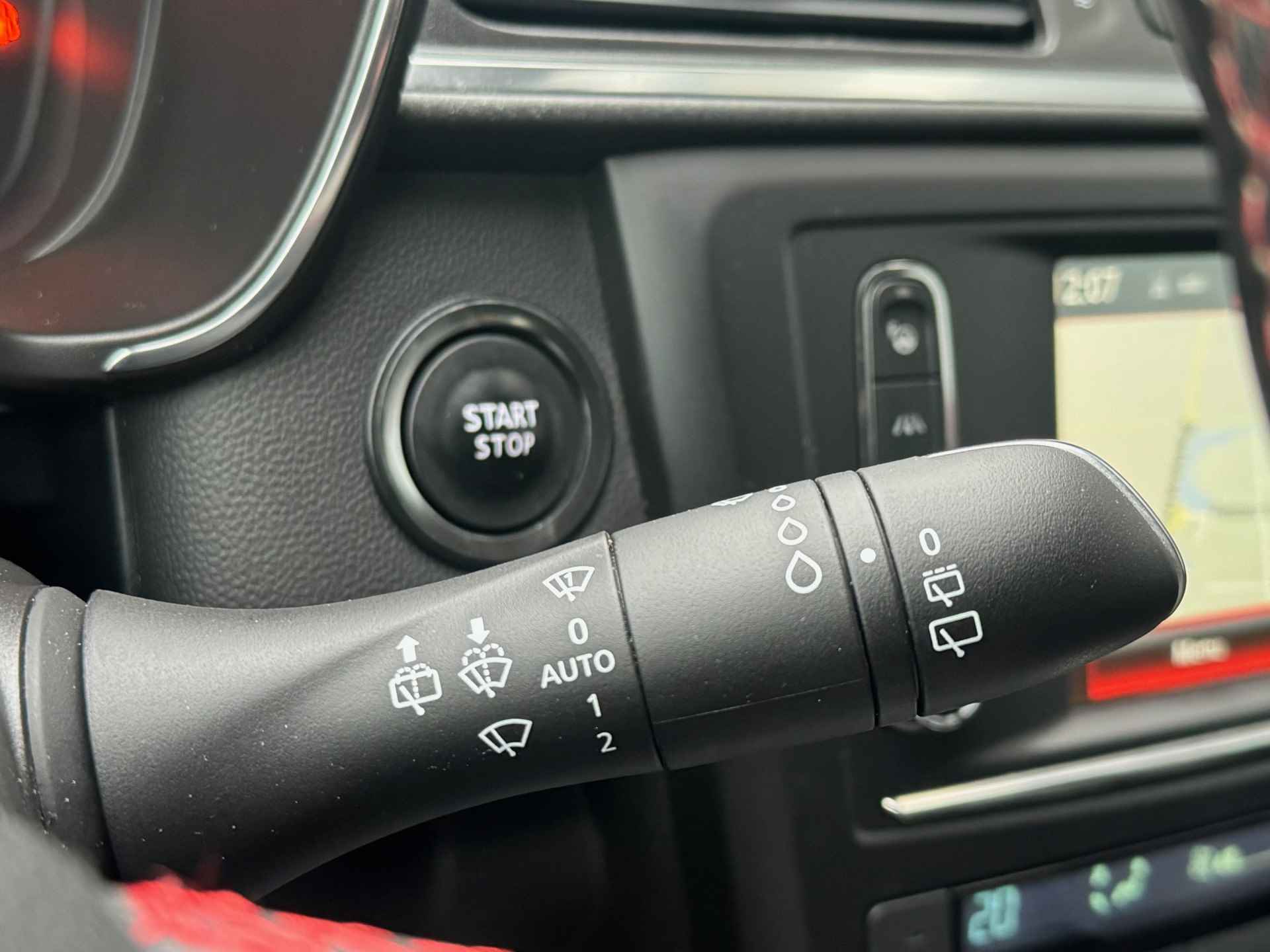 Renault Kadjar 1.2 TCe 130 pk Black Edition | Leder | Trekhaak | Bose geluid | Stoel elektrisch verstelbaar | Navigatie | incl. Bovag rijklaarpakket met 12 maanden garantie - 28/29