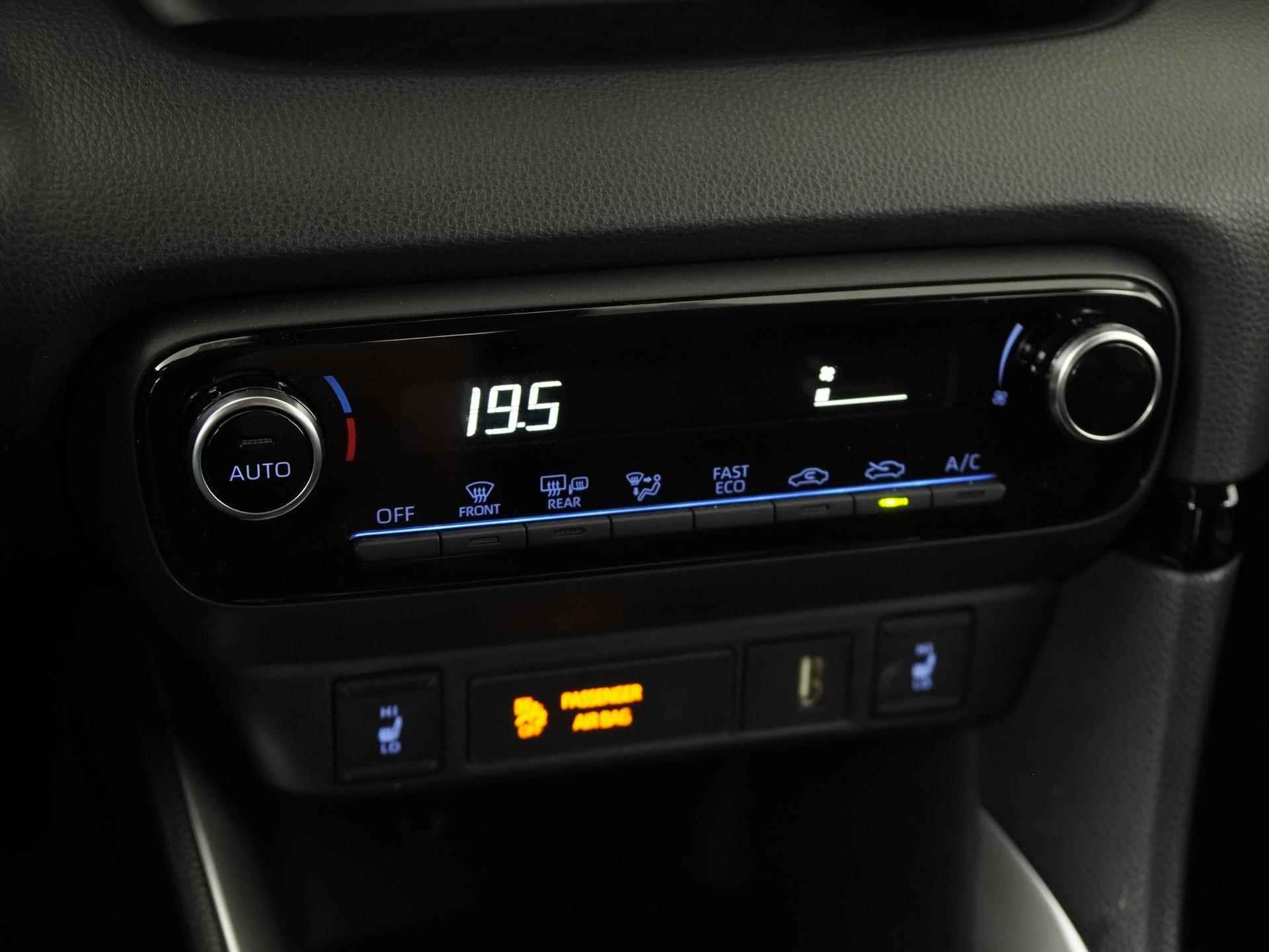 Toyota Yaris 1.5 Hybrid Dynamic | Stoelverwarming | Camera | Zondag Open! - 10/36