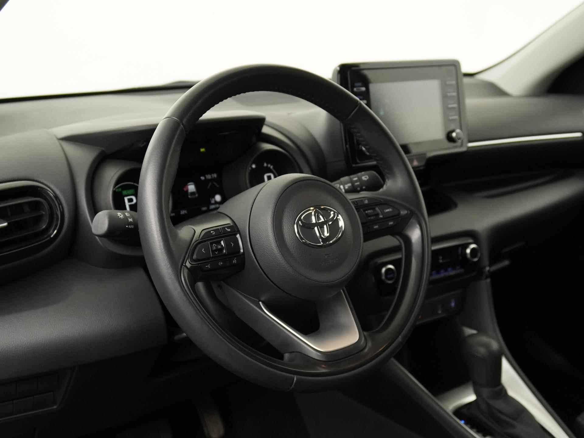 Toyota Yaris 1.5 Hybrid Dynamic | Stoelverwarming | Camera | Zondag Open! - 32/36