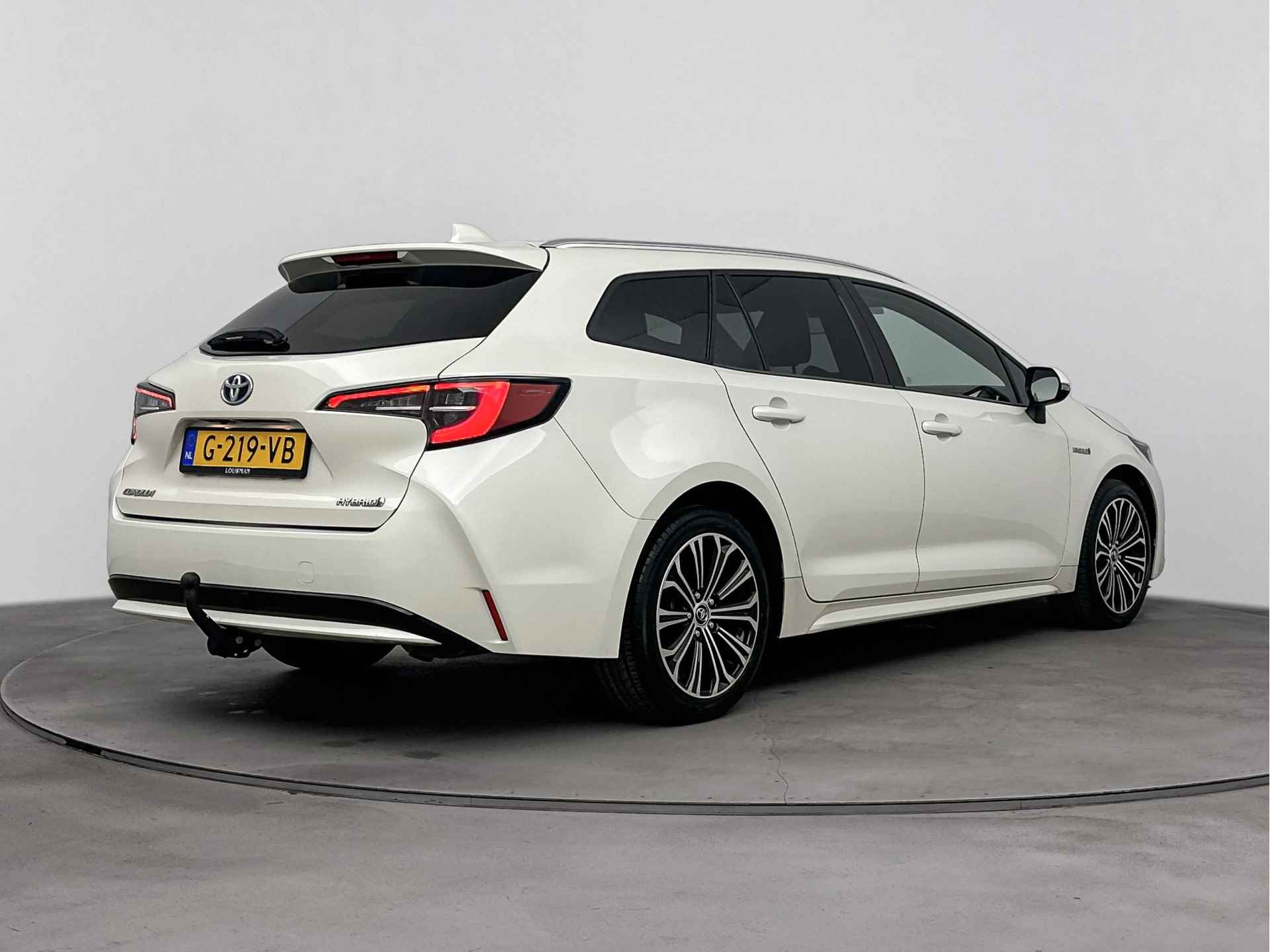 Toyota Corolla Touring Sports 1.8 Hybrid Dynamic | Camera | Climate Control | LM velgen | Cruise Control Adaptief | Stoelverwarming | Draadloze telefoonlader | Trekhaak | - 16/43