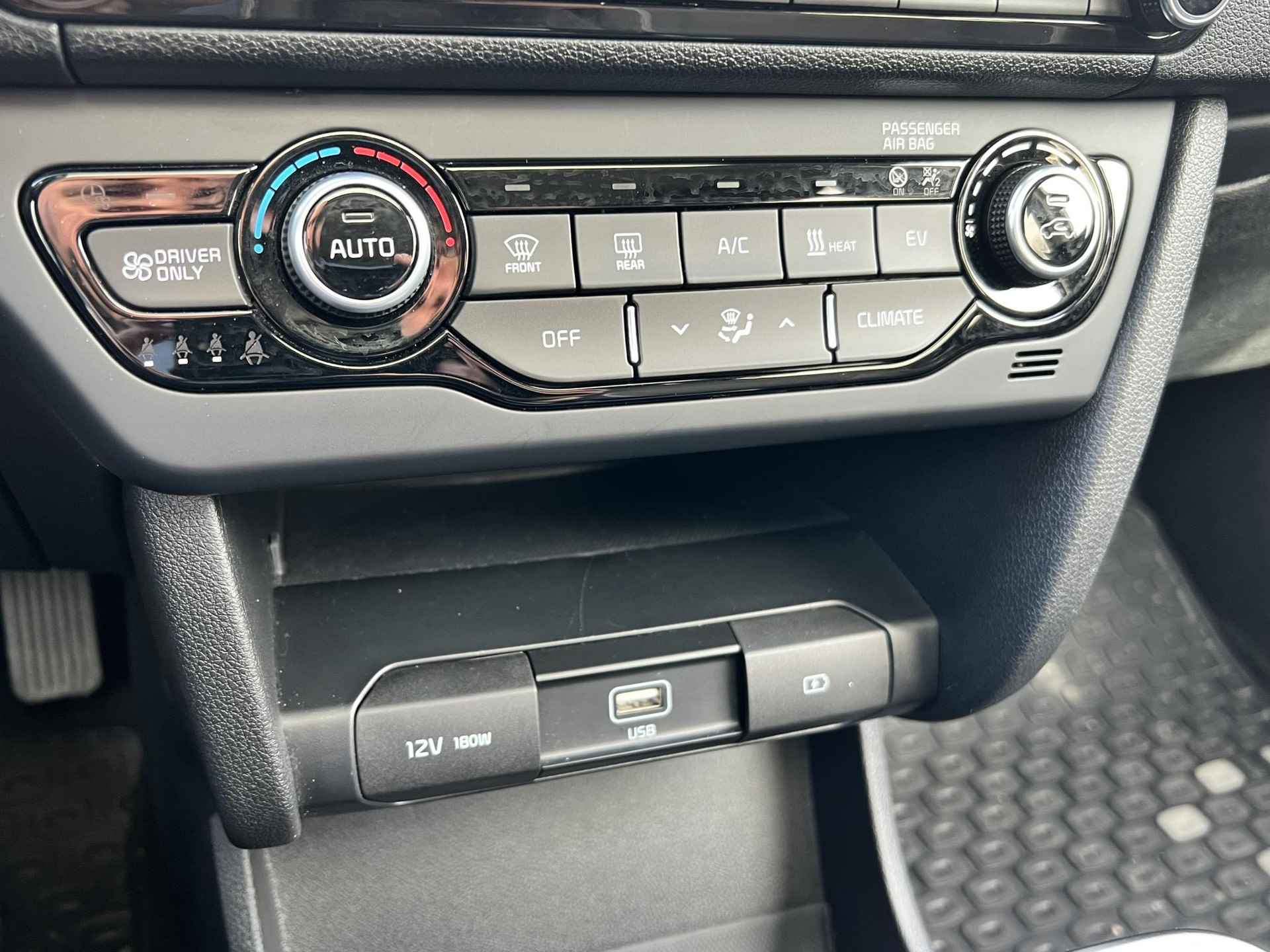 Kia e-Niro DynamicPlusLine 64 kWh | Camera | Schuif- en Kanteldak | Navi | Clima | Cruise | Apple Carplay Android Auto | - 31/38