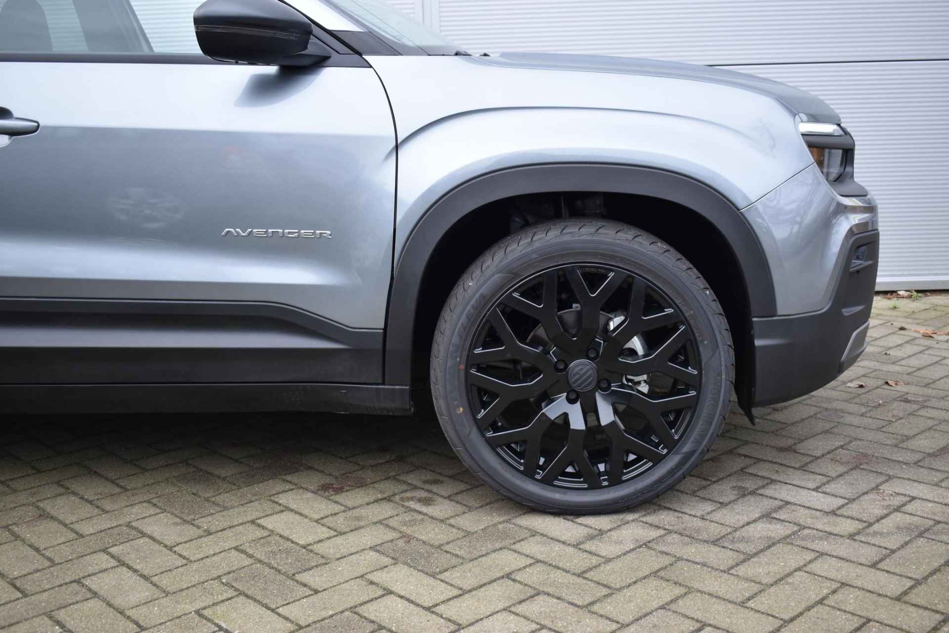 Jeep Avenger 1.2 Longitude Incl. VOORRAAD KORTING en Incl. 19 inch. velgen - 12/45