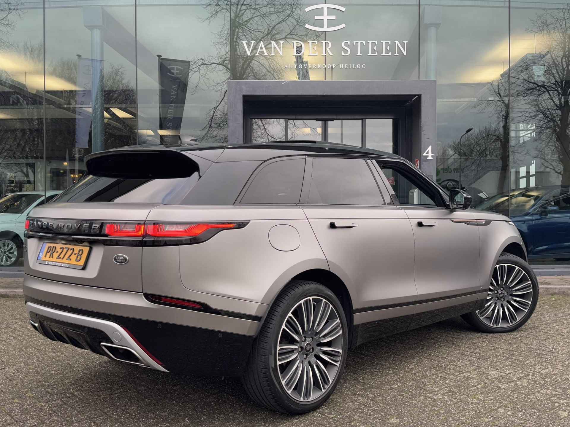 Land Rover Range Rover Velar 3.0 V6 AWD First Edition Stoelmassage | Stoelventilatie | Schuifdak - 2/34