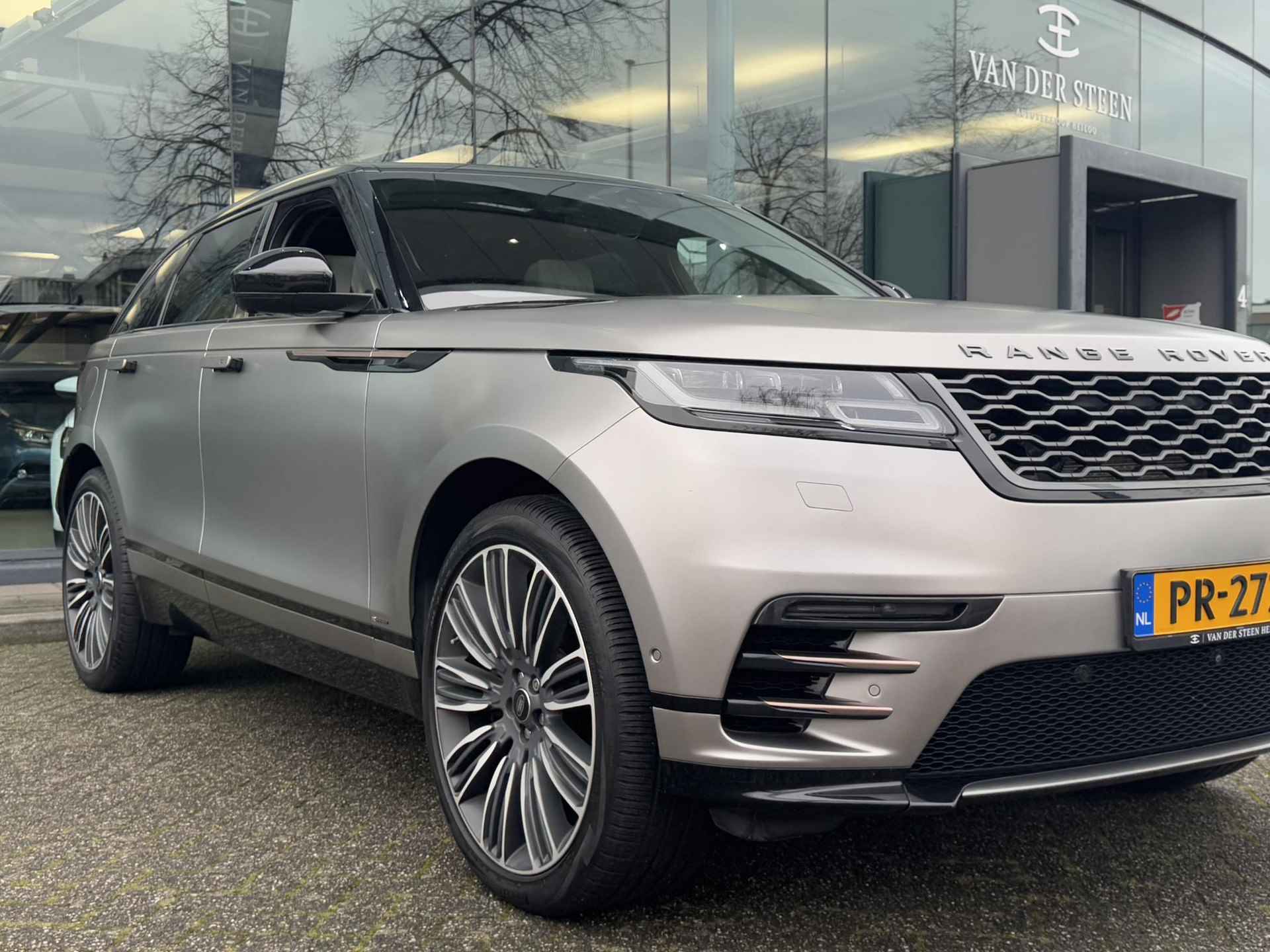 Land Rover Range Rover Velar 3.0 V6 AWD First Edition Stoelmassage | Stoelventilatie | Schuifdak - 23/34