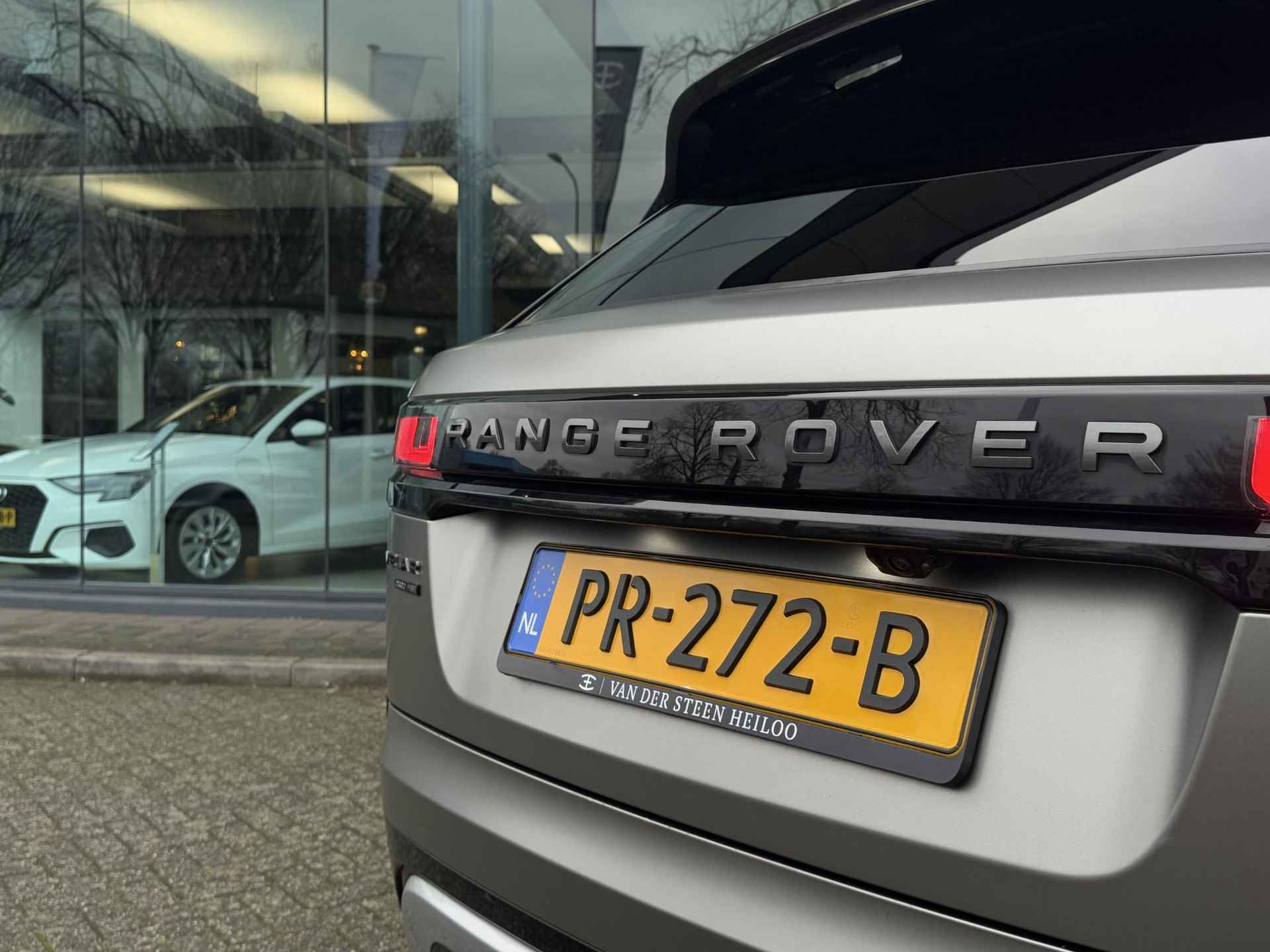 Land Rover Range Rover Velar 3.0 V6 AWD First Edition Stoelmassage | Stoelventilatie | Schuifdak - 29/34