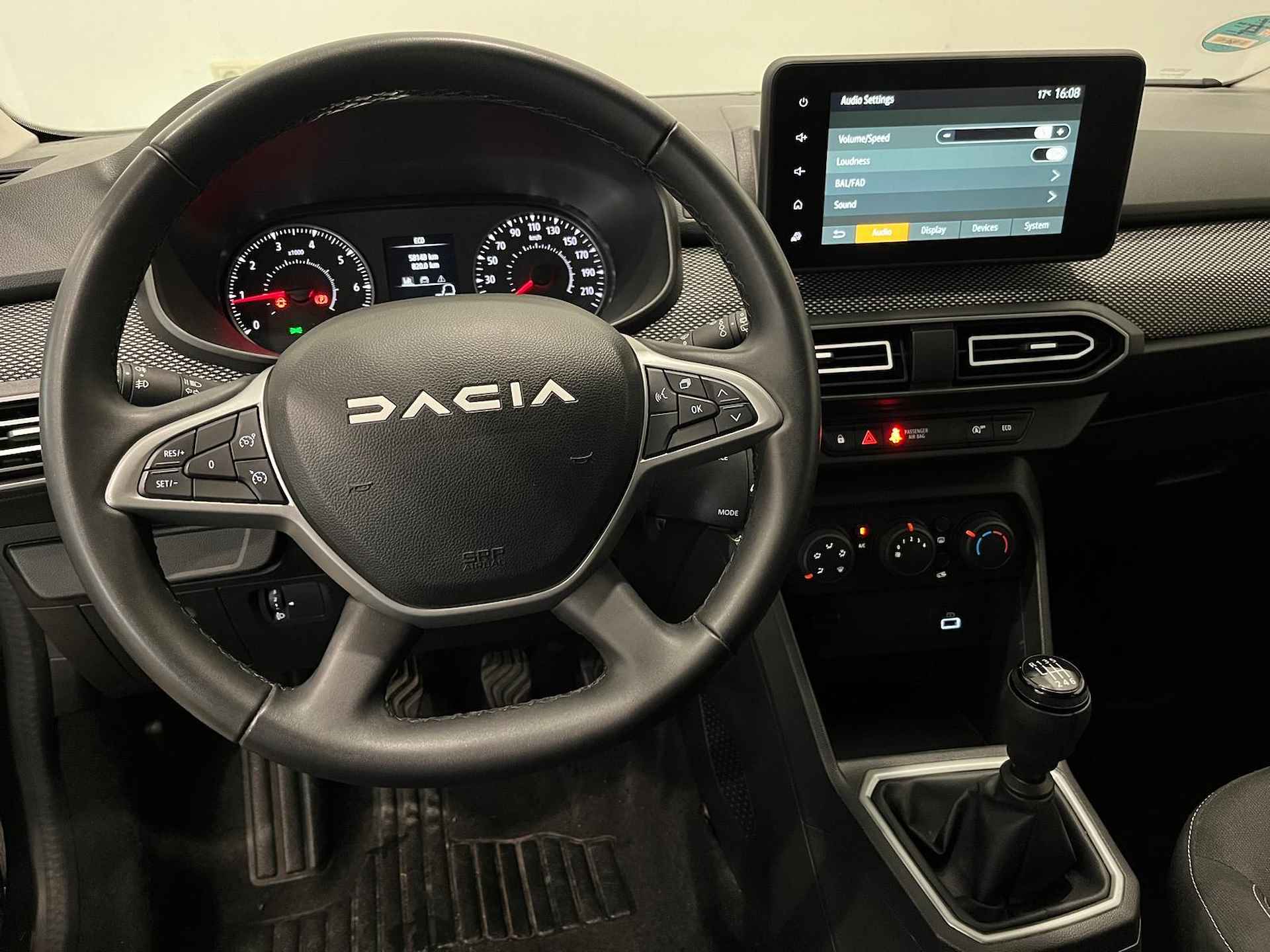 Dacia Jogger 1.0 TCe 110 Expression 7p. | 7-persoons | Navigatie | Dodehoekdetectie | Parkeersensoren voor, achter en achteruitrijcamera | Apple Carplay/Android Auto - 31/33