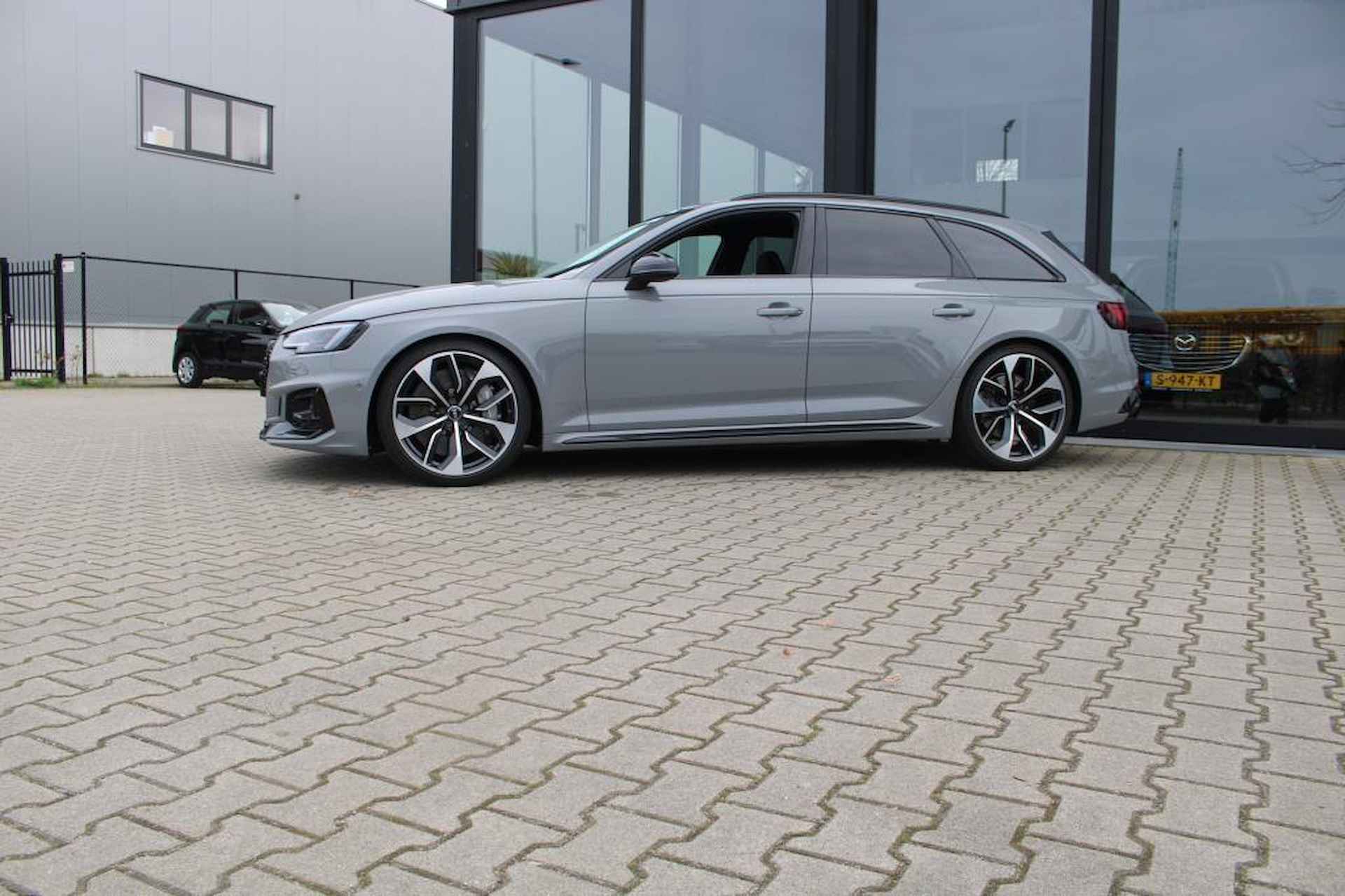 Audi RS4 2.9 TFSI RS4 Keramisch/360 camera/Bang&Olufsen/20Inch/Nardo Grey/RS Stoelen masage functie/ 150.000 nw prijs - 4/14