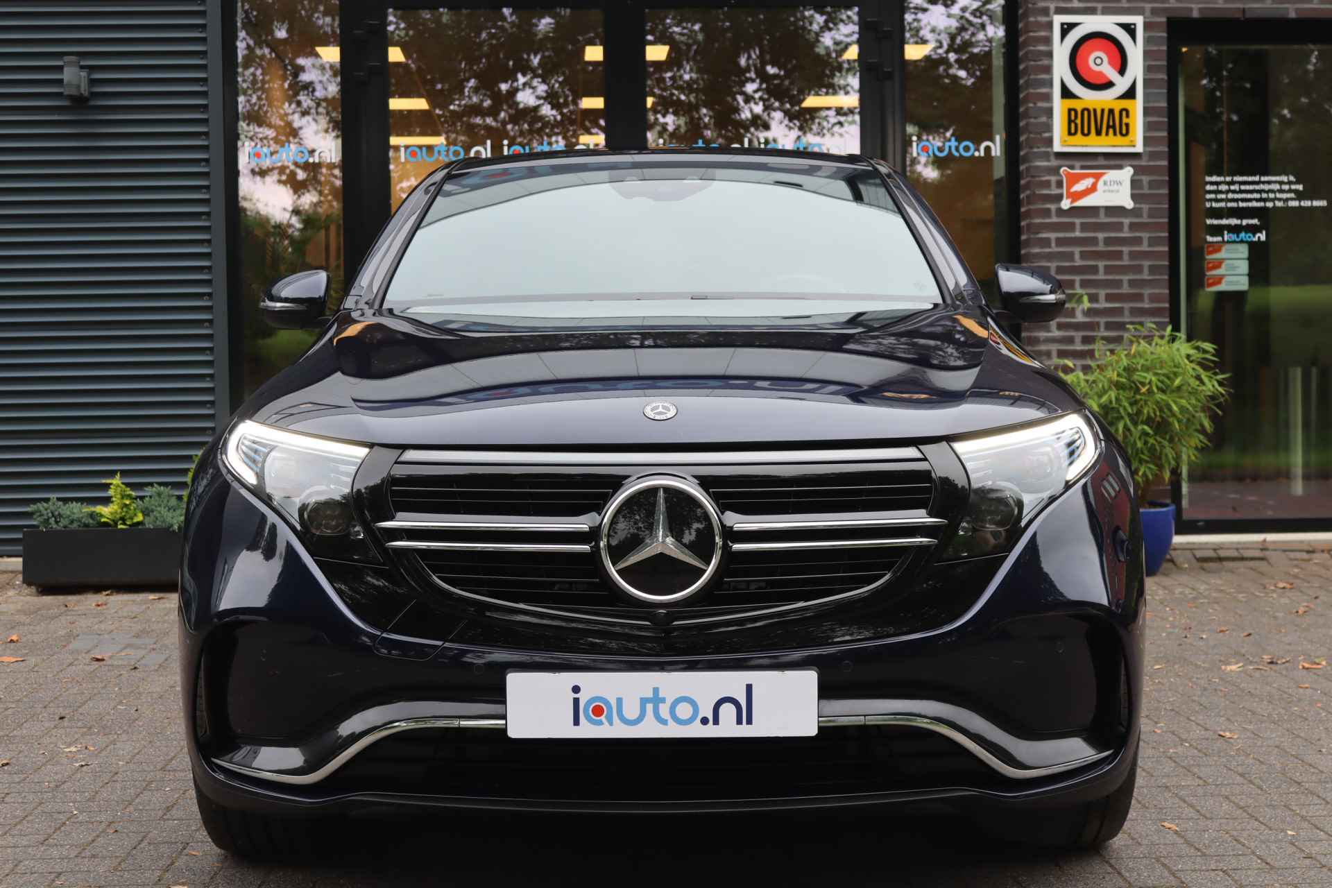 Mercedes-Benz EQC 400 4MATIC AMG Business Solution 80 kWh LED/MBUX/Leder/Keyless/Camera/AR/20" - 8/45