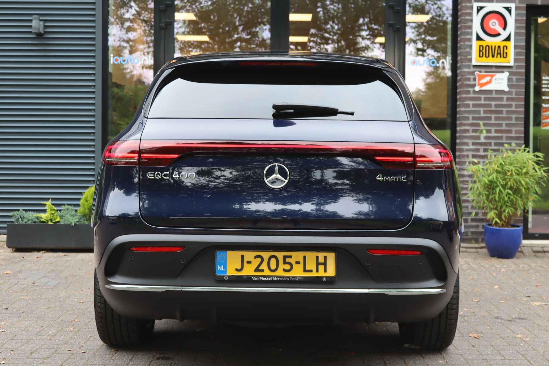 Mercedes-Benz EQC 400 4MATIC AMG Business Solution 80 kWh LED/MBUX/Leder/Keyless/Camera/AR/20" - 9/45