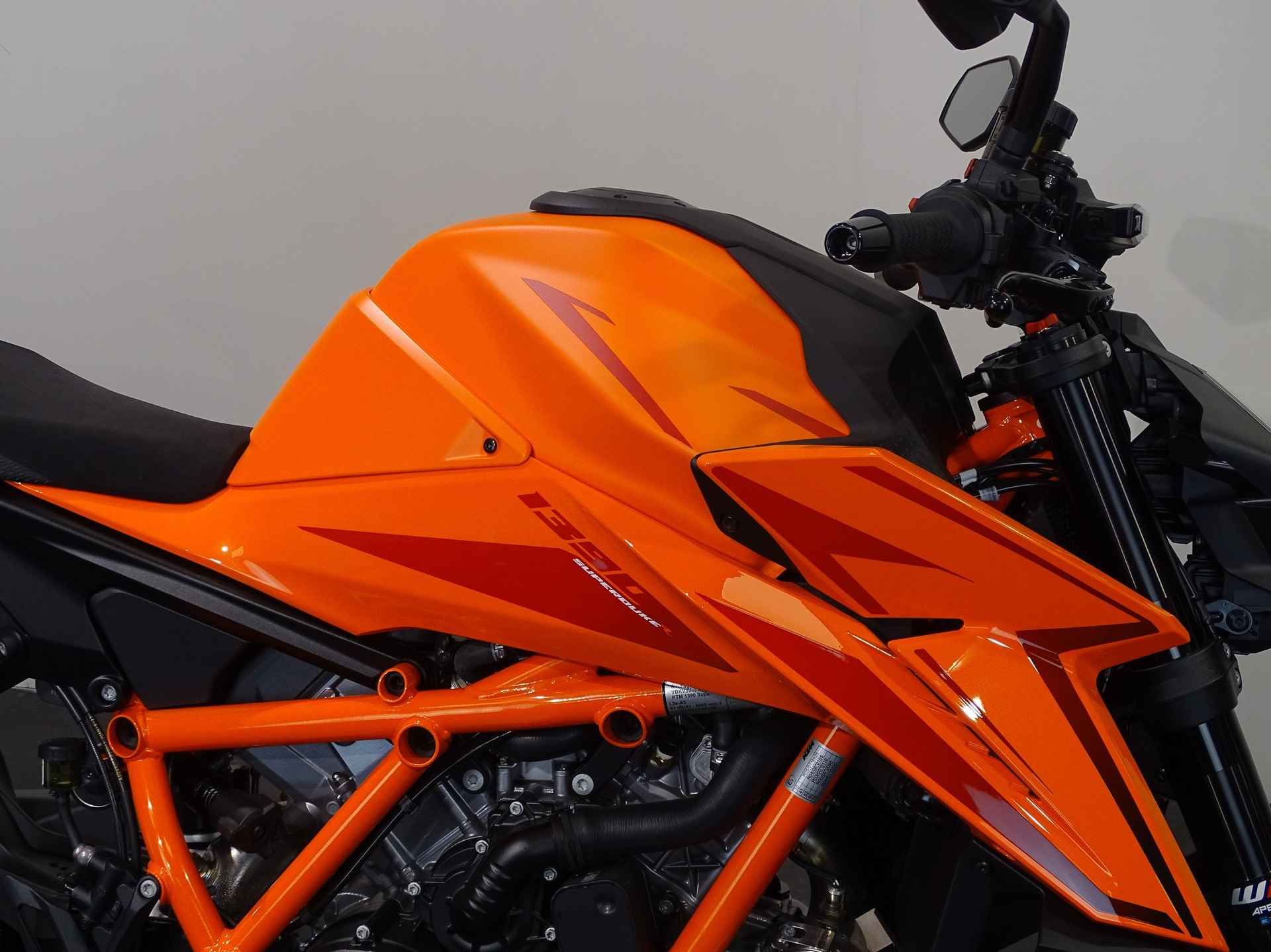 KTM 1390 SUPERDUKE R - 4/13