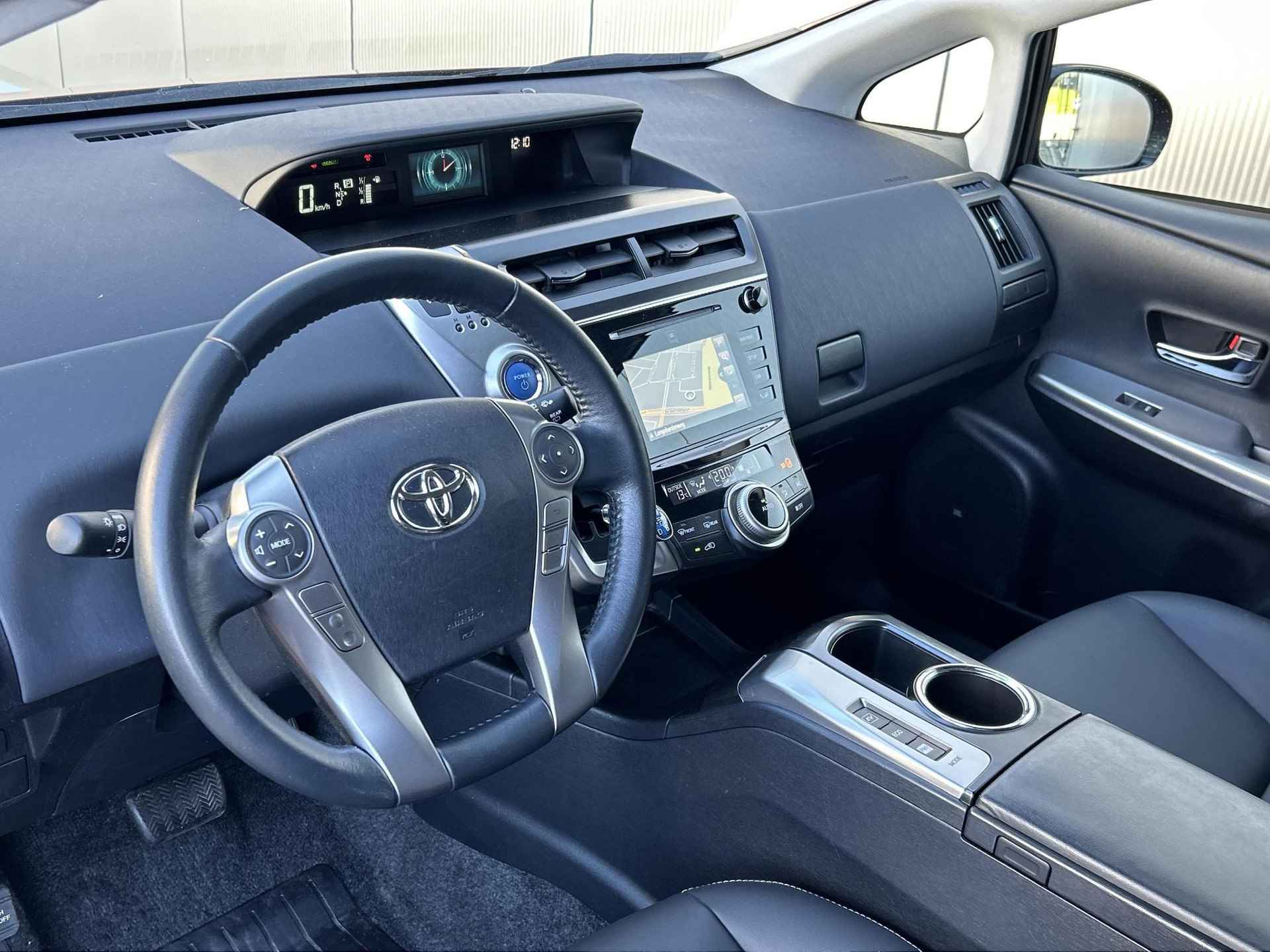 Toyota Prius+ 1.8 Executive **NAVIGATIE/ PANORAMADAK/ 36 MAANDEN GARANTIE** - 24/33