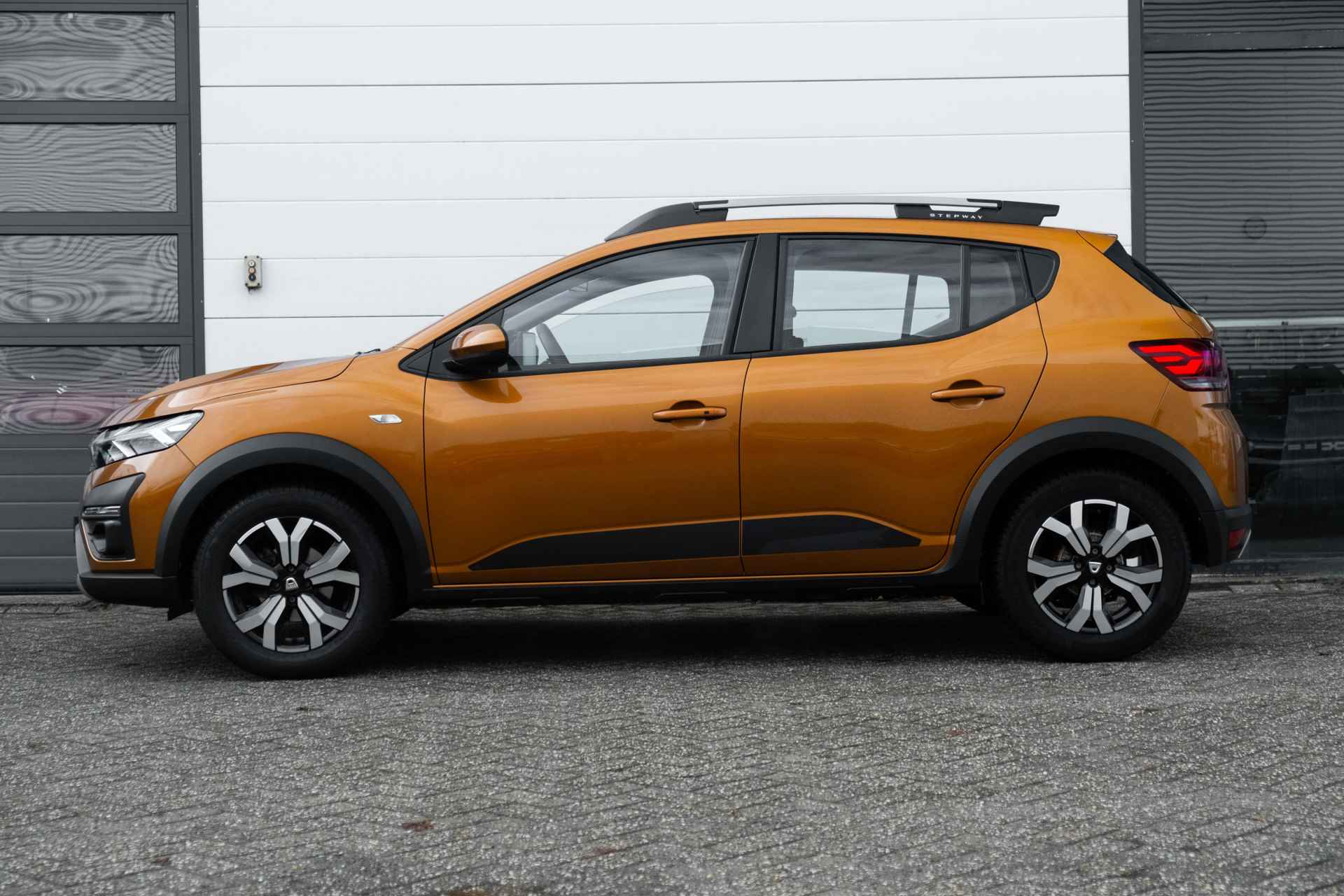 Dacia SANDERO Stepway 1.0 TCe 100 PK Bi-Fuel Comfort | Pack Easy | LM Velgen 16"| Media NAV | Trekhaak | | incl. Bovag rijklaarpakket met 12 maanden garantie - 7/60