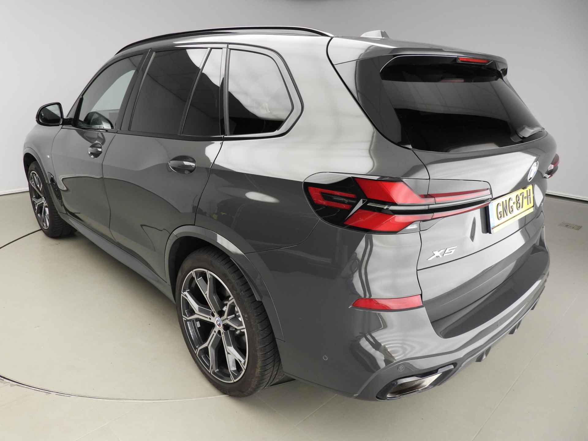 BMW X5 xDrive30d High Executive | M Sportpakket Pro | Soft Close | Trekhaak | Panoramadak | Driving Assistant Professional - 51/56