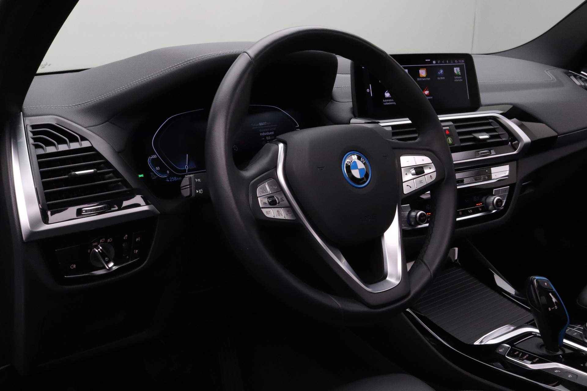 BMW iX3 High Executive 80 kWh | Comfort Access | DAB-Tuner | BMW Head-Up Display | BMW Gesture Control | Harman-Kardon Sound System | High Executive | - 16/28