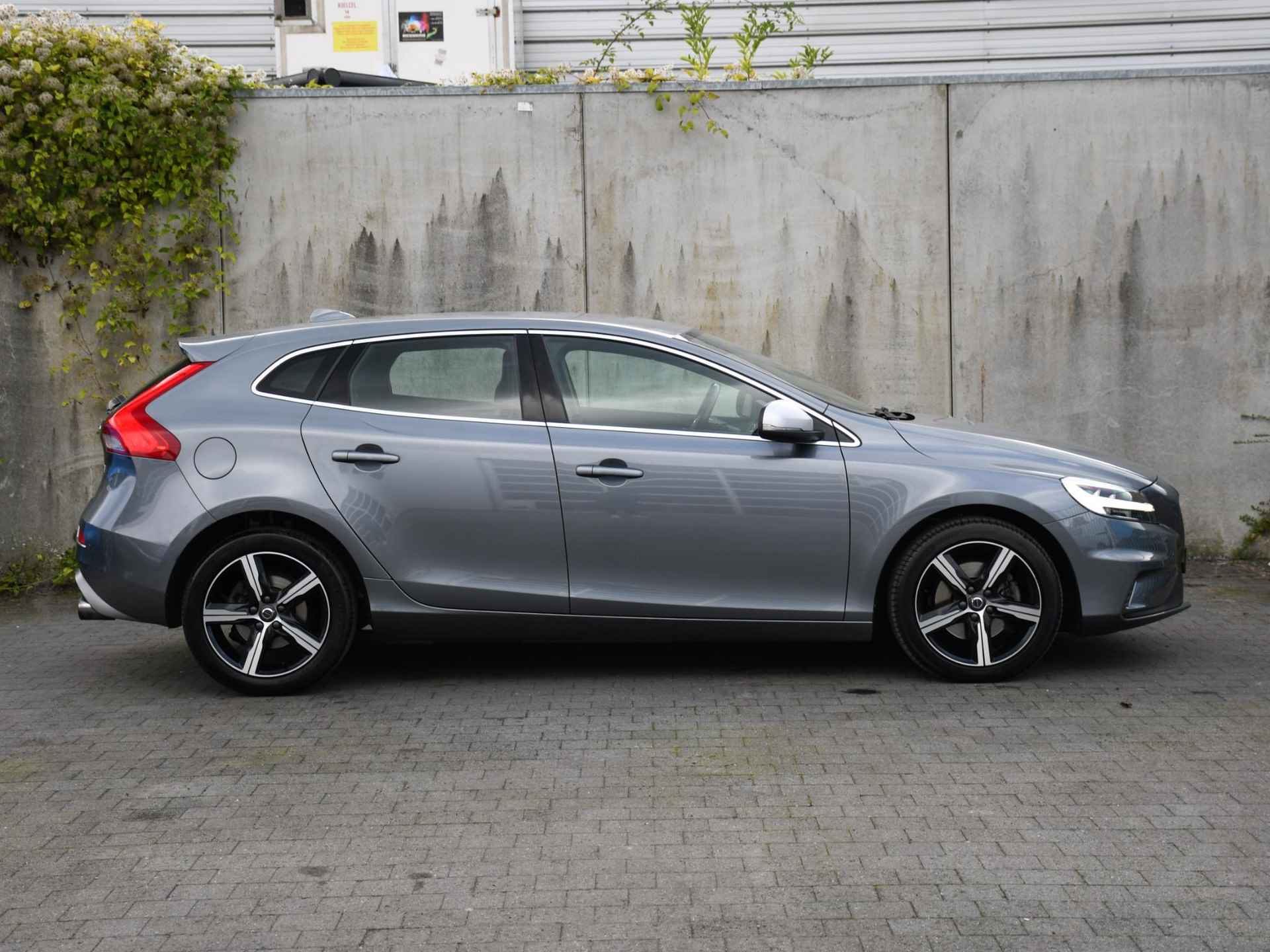 Volvo V40 Business Sport 2.0 T4 190pk NAVI | CRUISE.C | HALF-LEDER | PDC ACHTER | 17''LM | STOELVERW. VOOR - 3/28