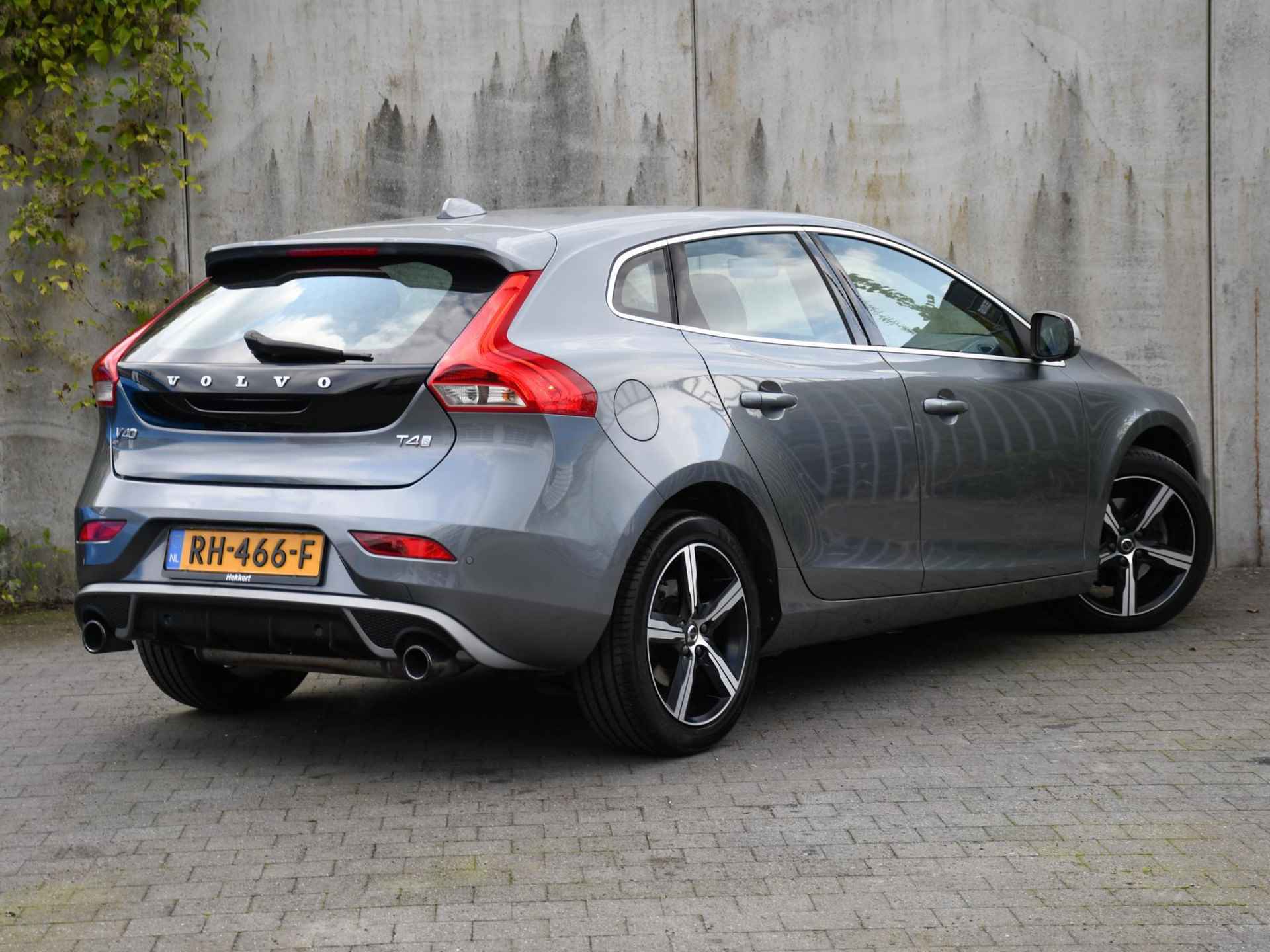 Volvo V40 Business Sport 2.0 T4 190pk NAVI | CRUISE.C | HALF-LEDER | PDC ACHTER | 17''LM | STOELVERW. VOOR - 4/28