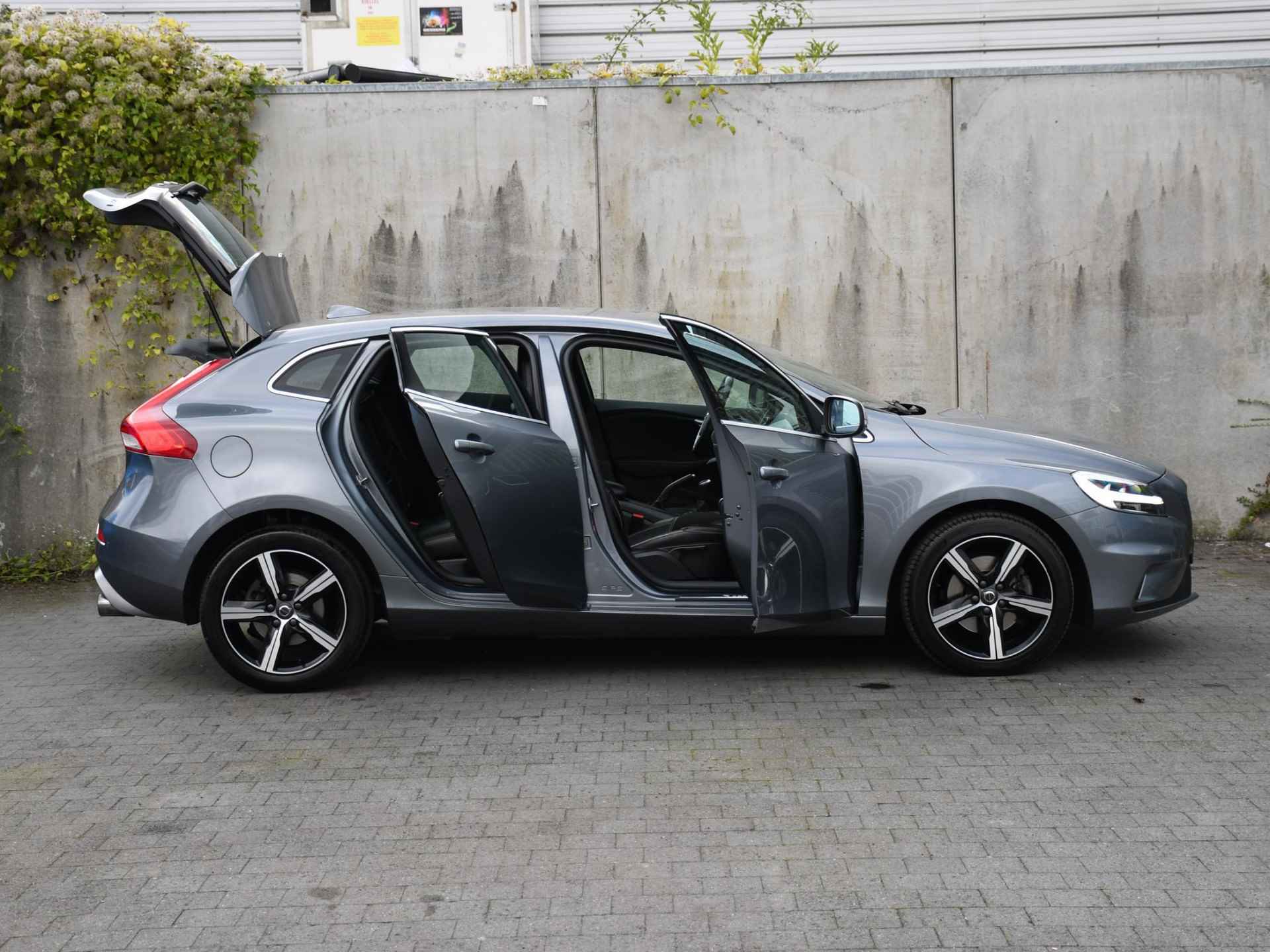 Volvo V40 Business Sport 2.0 T4 190pk NAVI | CRUISE.C | HALF-LEDER | PDC ACHTER | 17''LM | STOELVERW. VOOR - 25/28