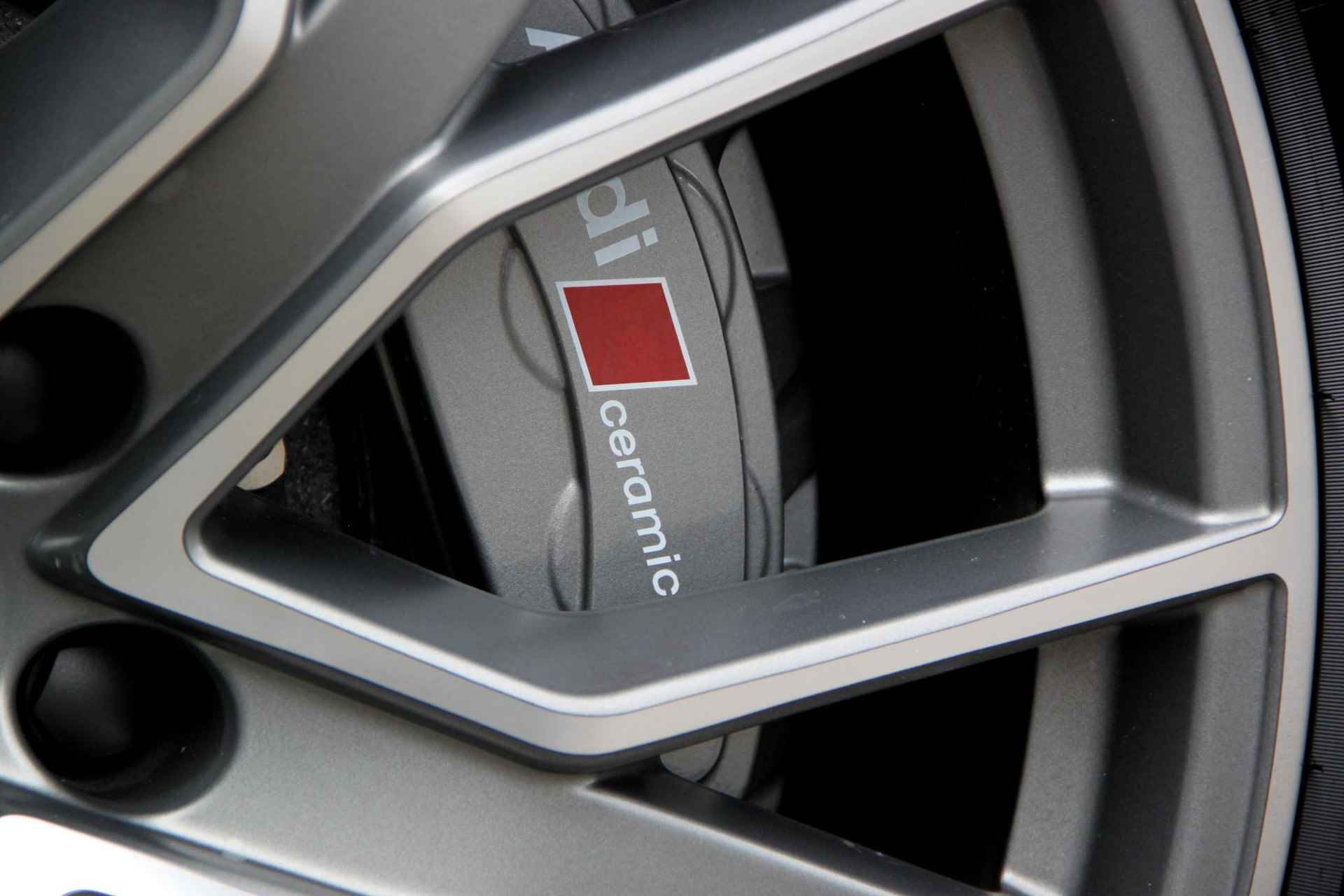 Audi RS6 Avant 4.0 TFSI quattro performance Pro Line Plus / DYNAMIC PLUS / PANODAK / HEADUP DISPLAY - 12/40