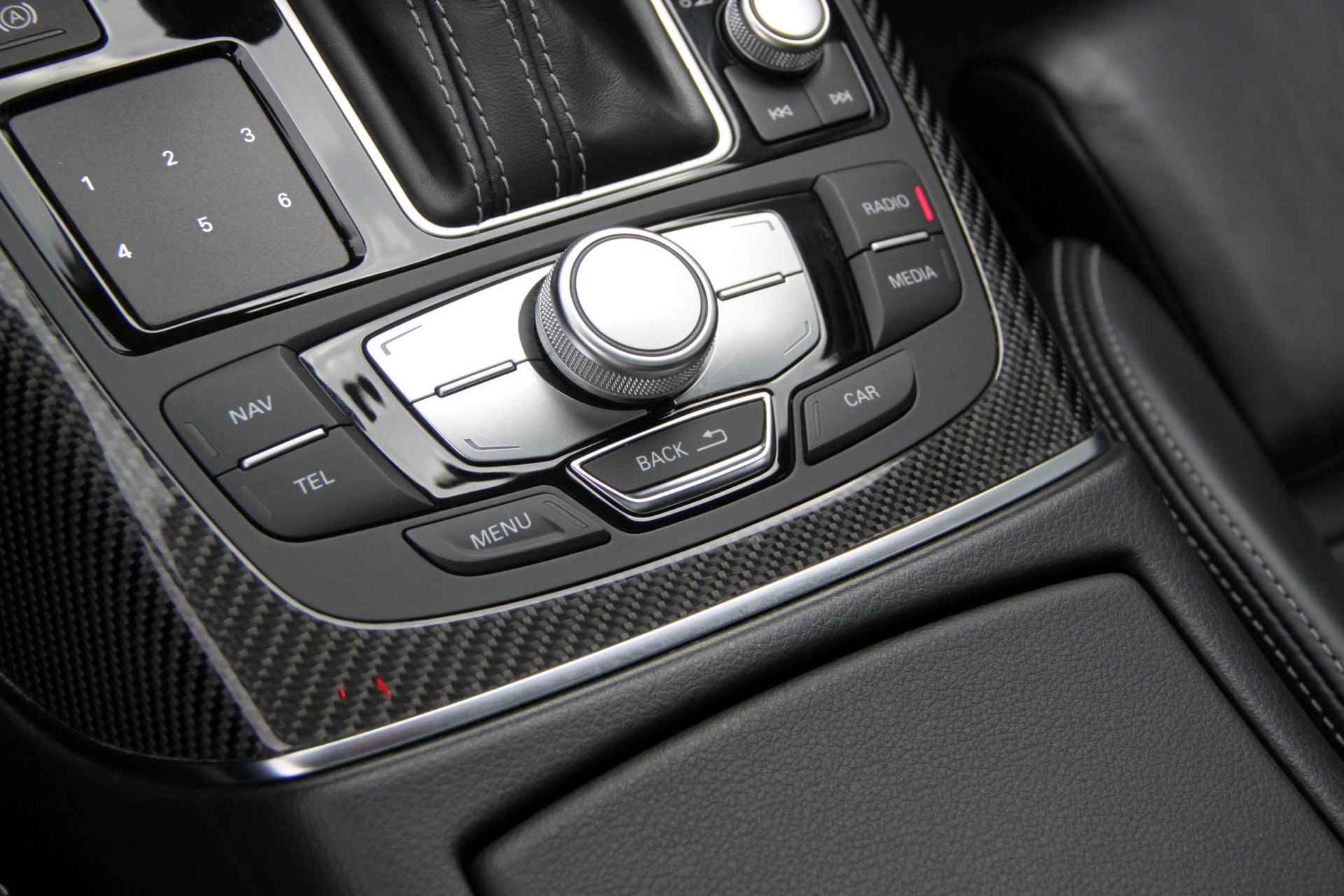 Audi RS6 Avant 4.0 TFSI quattro performance Pro Line Plus / DYNAMIC PLUS / PANODAK / HEADUP DISPLAY - 29/40