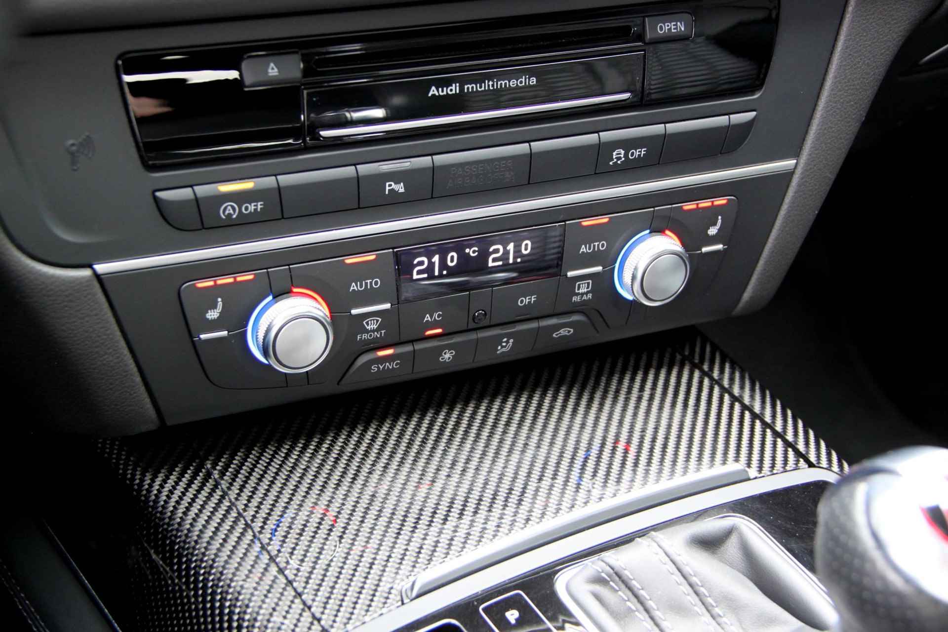 Audi RS6 Avant 4.0 TFSI quattro performance Pro Line Plus / DYNAMIC PLUS / PANODAK / HEADUP DISPLAY - 31/40