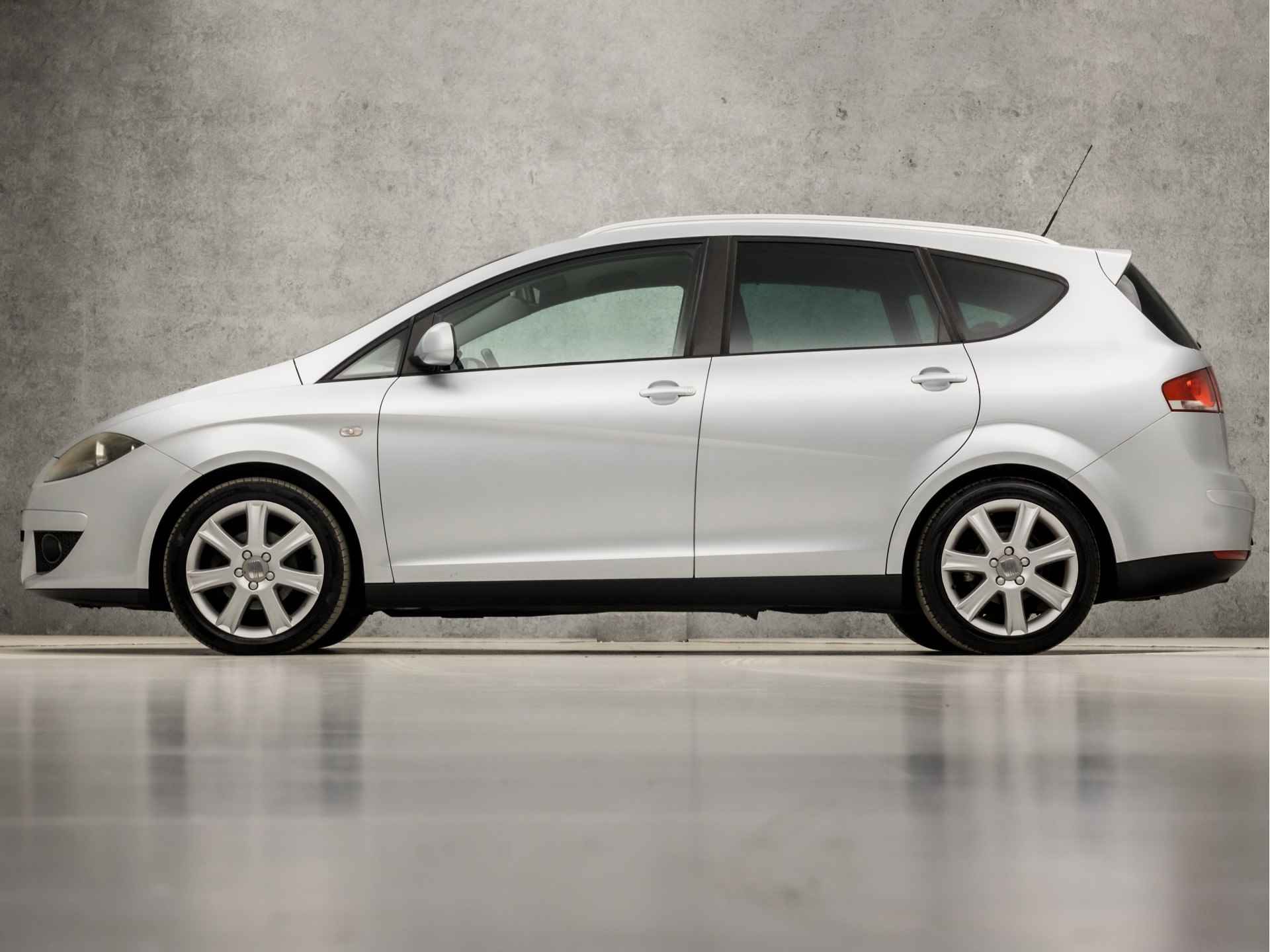 SEAT Altea XL 1.6 Hattrick (CRUISE, CLIMATE, ELEK PAKKET, GETINT GLAS, ARMSTEUN, SPORTSTOELEN, LM VELGEN, PARKEERSENSOREN, NIEUWE APK, NIEUWSTAAT) - 2/31